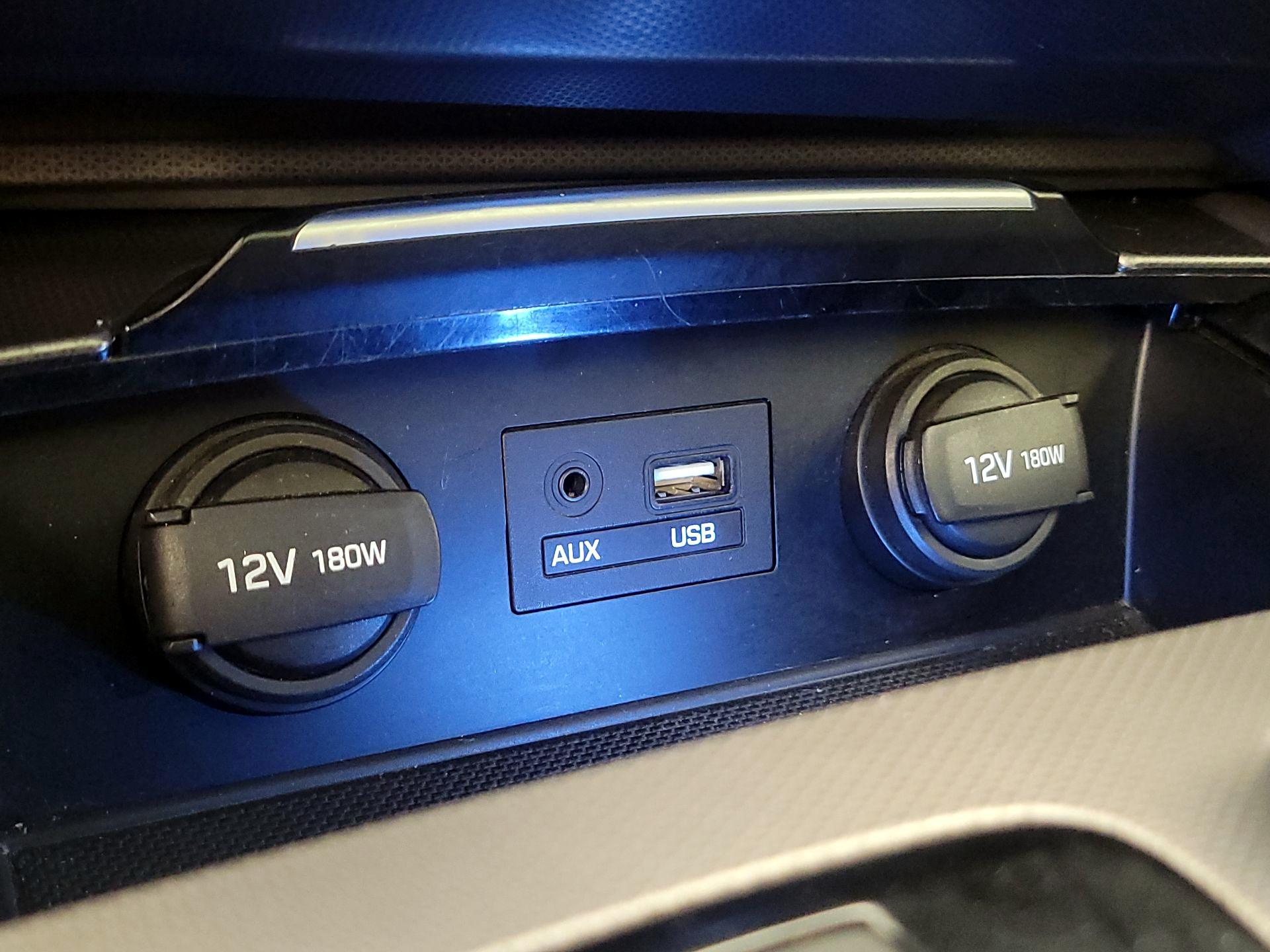 Thumbnail: 2017 Genesis G80 - 19