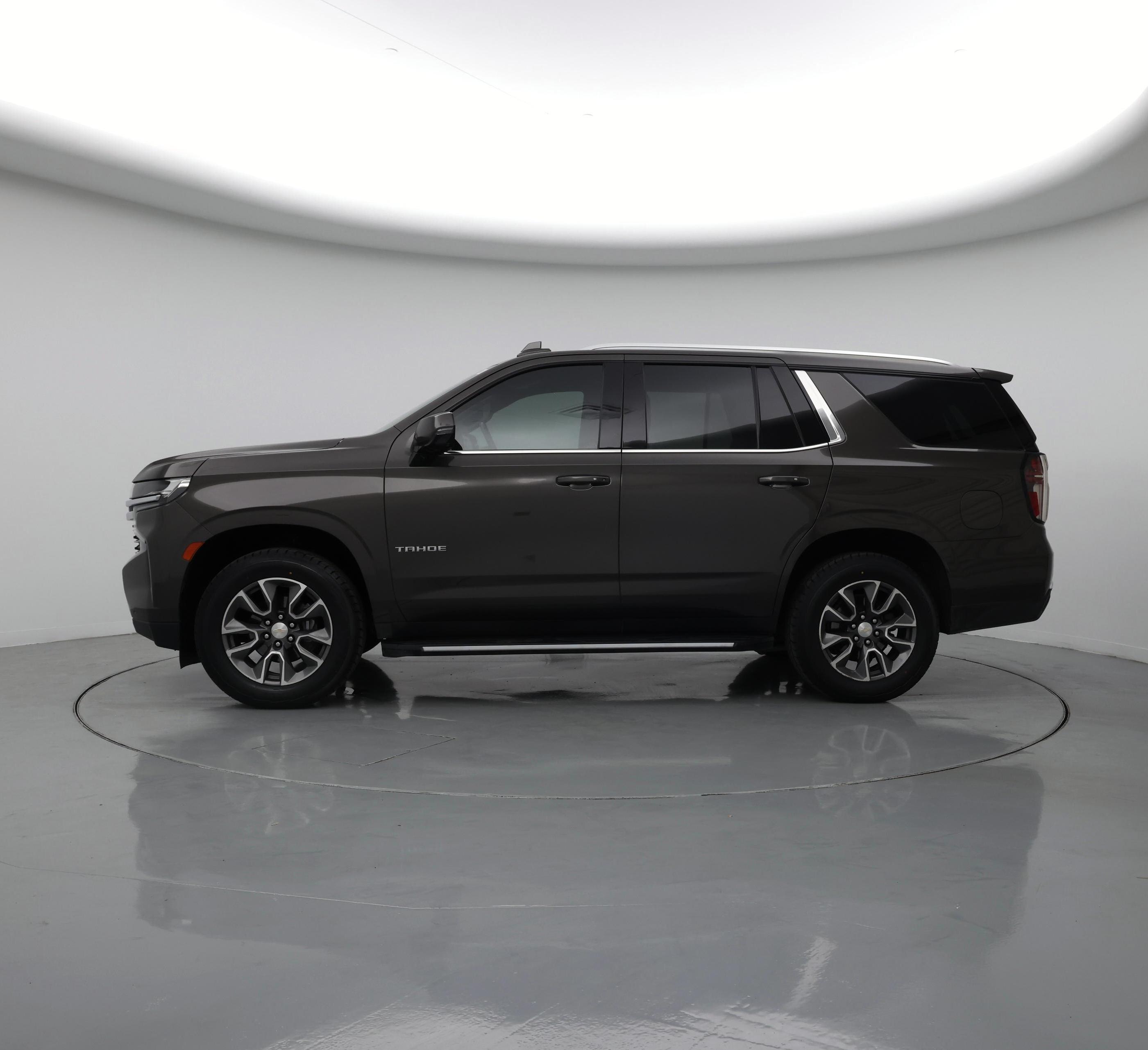 Thumbnail: 2021 Chevrolet Tahoe - 3