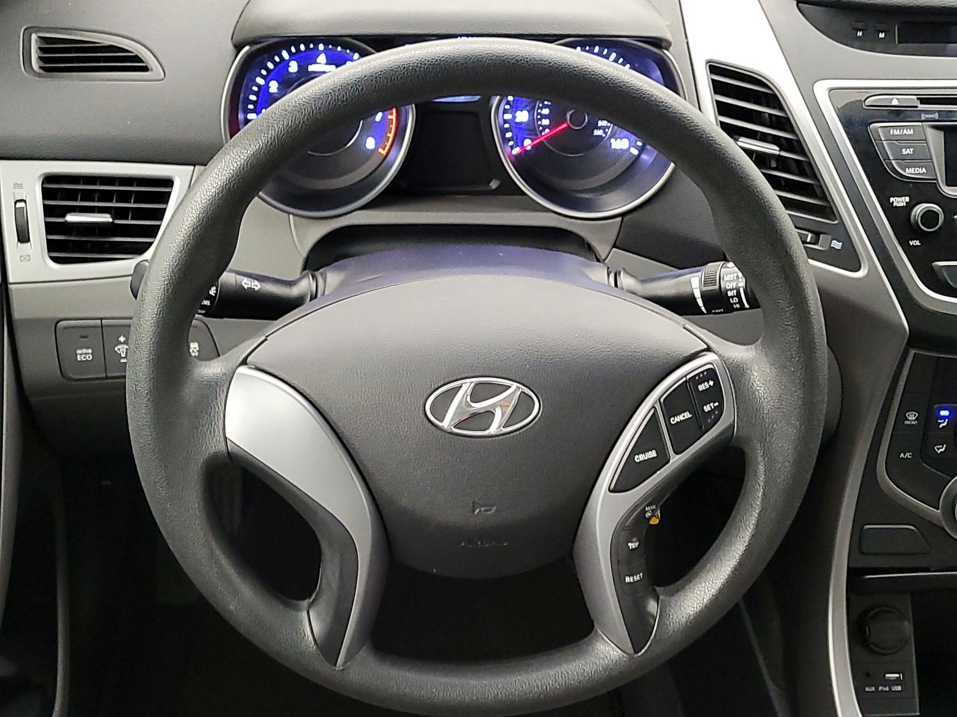 Thumbnail: 2015 Hyundai Elantra - 10