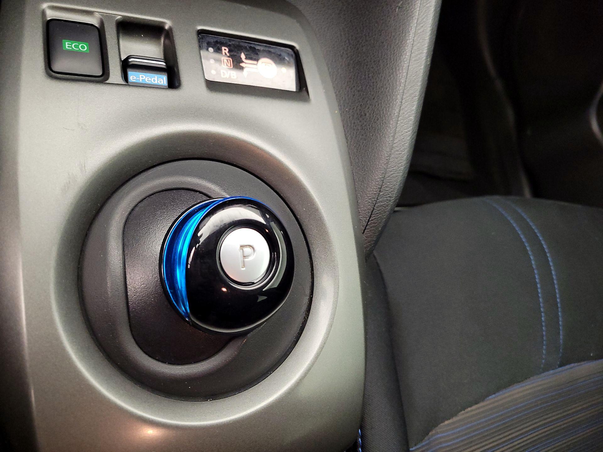 Thumbnail: 2019 Nissan Leaf - 17