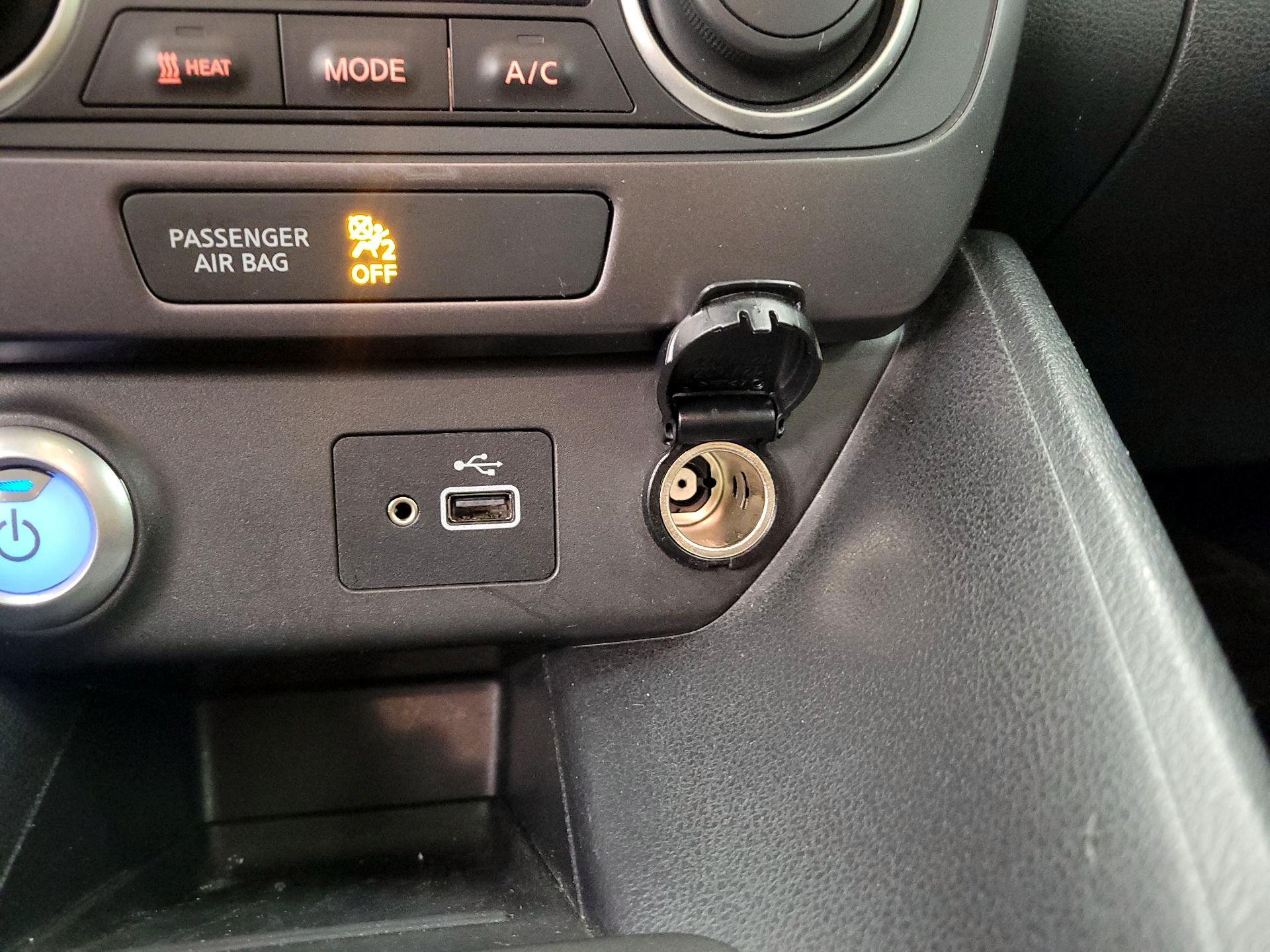 Thumbnail: 2019 Nissan Leaf - 18