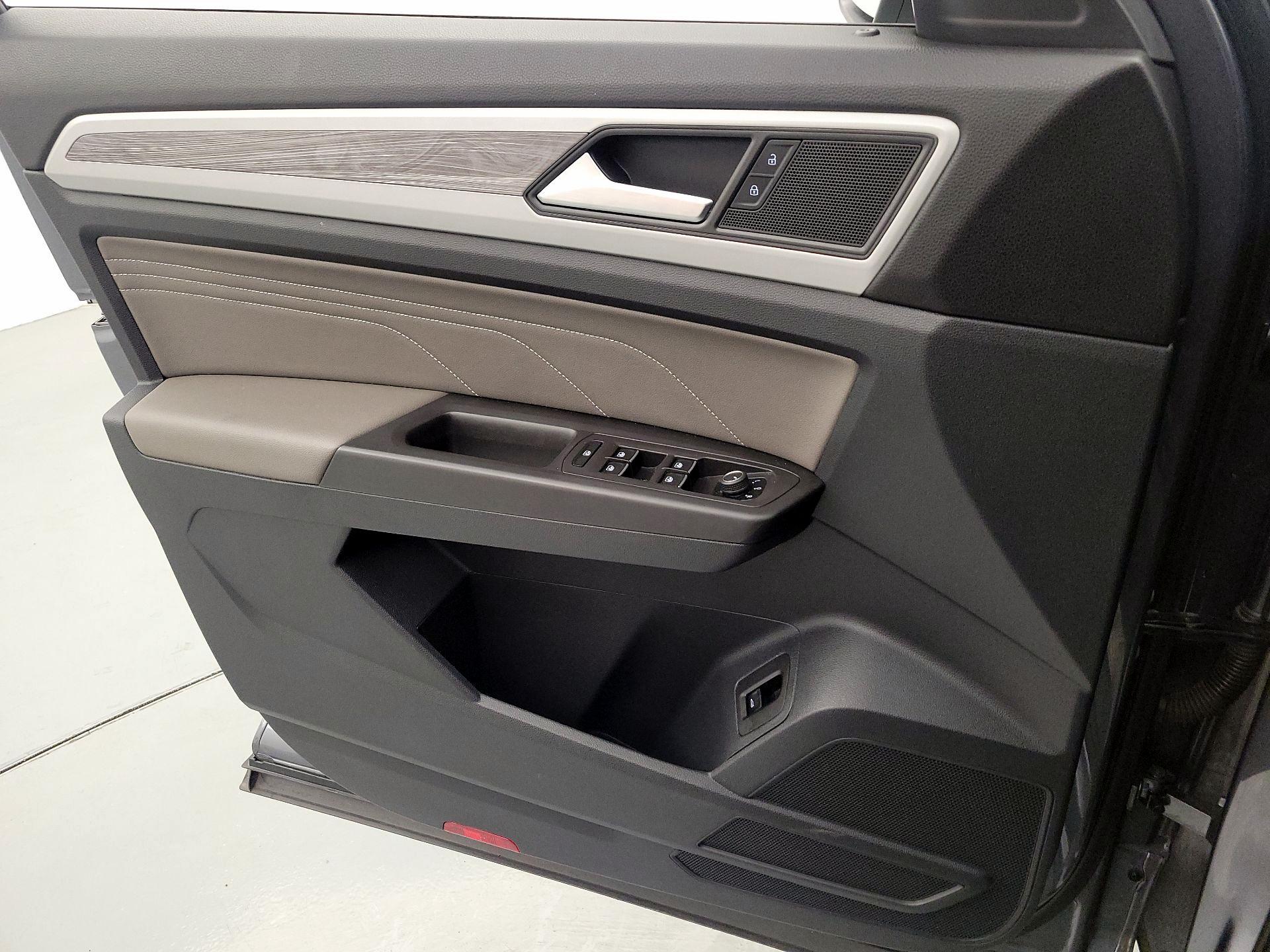 Thumbnail: 2022 Volkswagen Atlas - 12