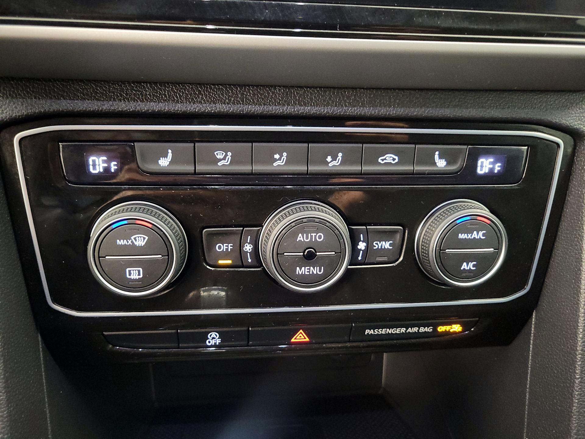 Thumbnail: 2022 Volkswagen Atlas - 16