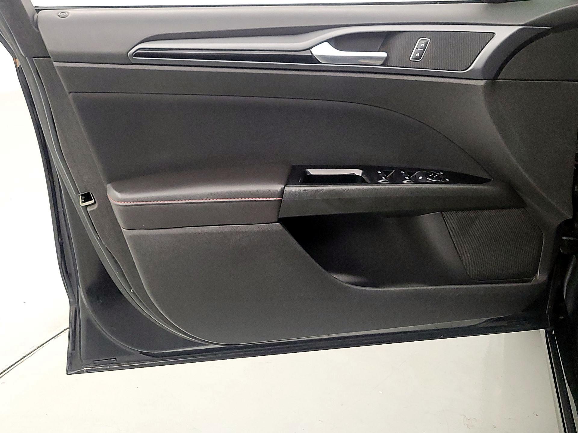 Thumbnail: 2014 Ford Fusion - 12