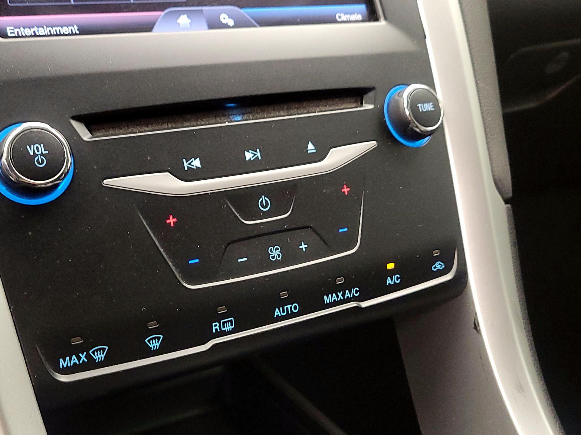 Thumbnail: 2014 Ford Fusion - 16