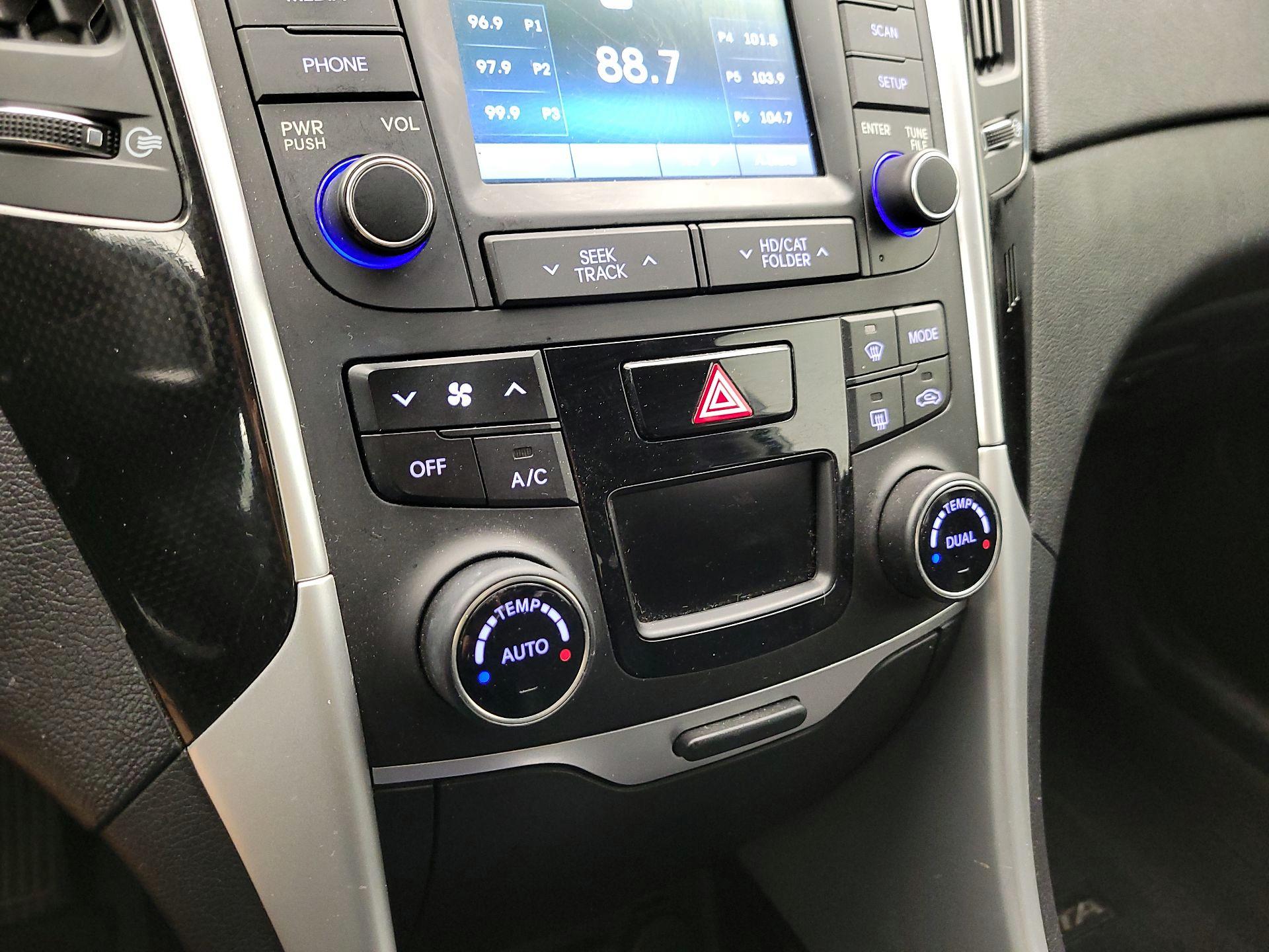 Thumbnail: 2014 Hyundai Sonata - 16