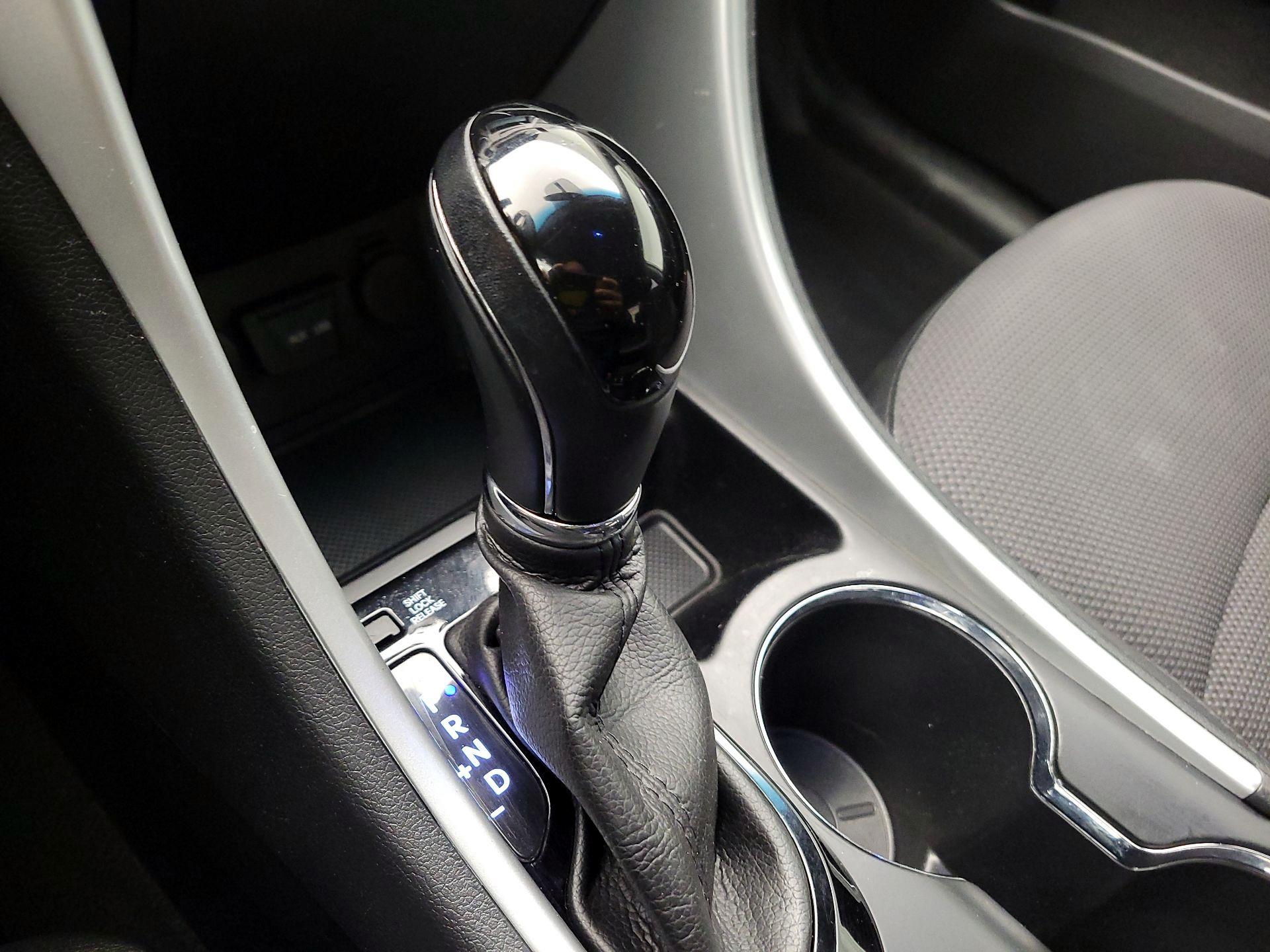 Thumbnail: 2014 Hyundai Sonata - 17