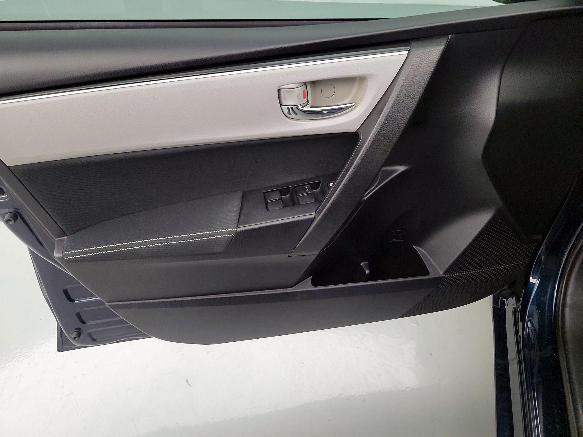 Thumbnail: 2018 Toyota Corolla - 12