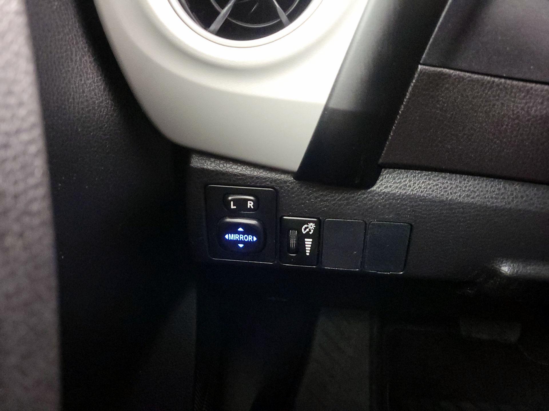 Thumbnail: 2018 Toyota Corolla - 13