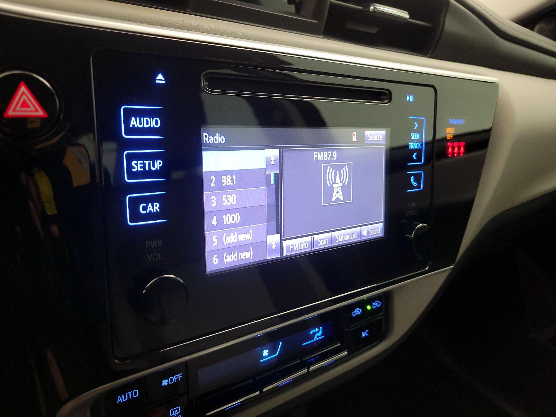 Thumbnail: 2018 Toyota Corolla - 15