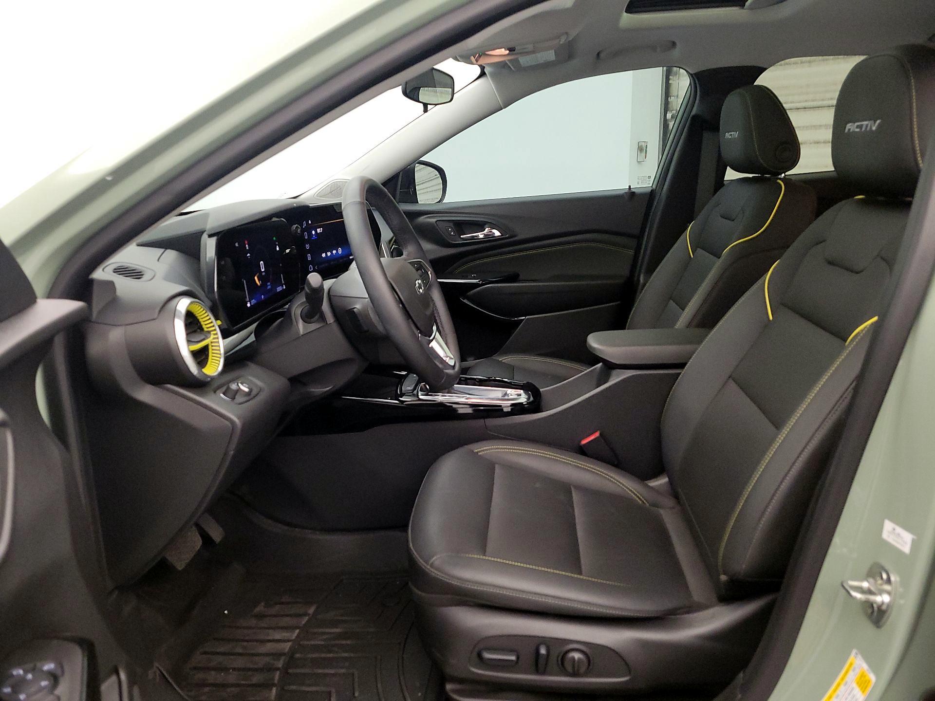 Thumbnail: 2024 Chevrolet Trax - 11