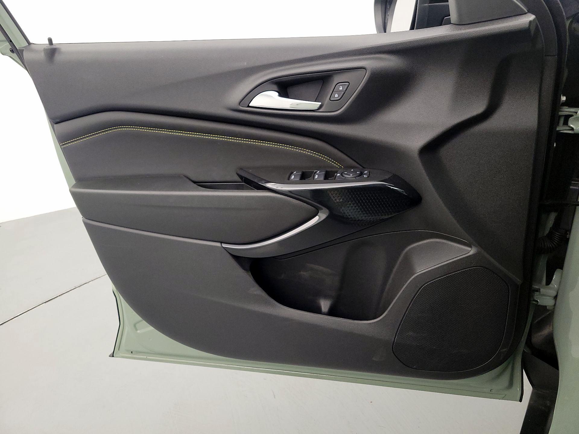 Thumbnail: 2024 Chevrolet Trax - 12