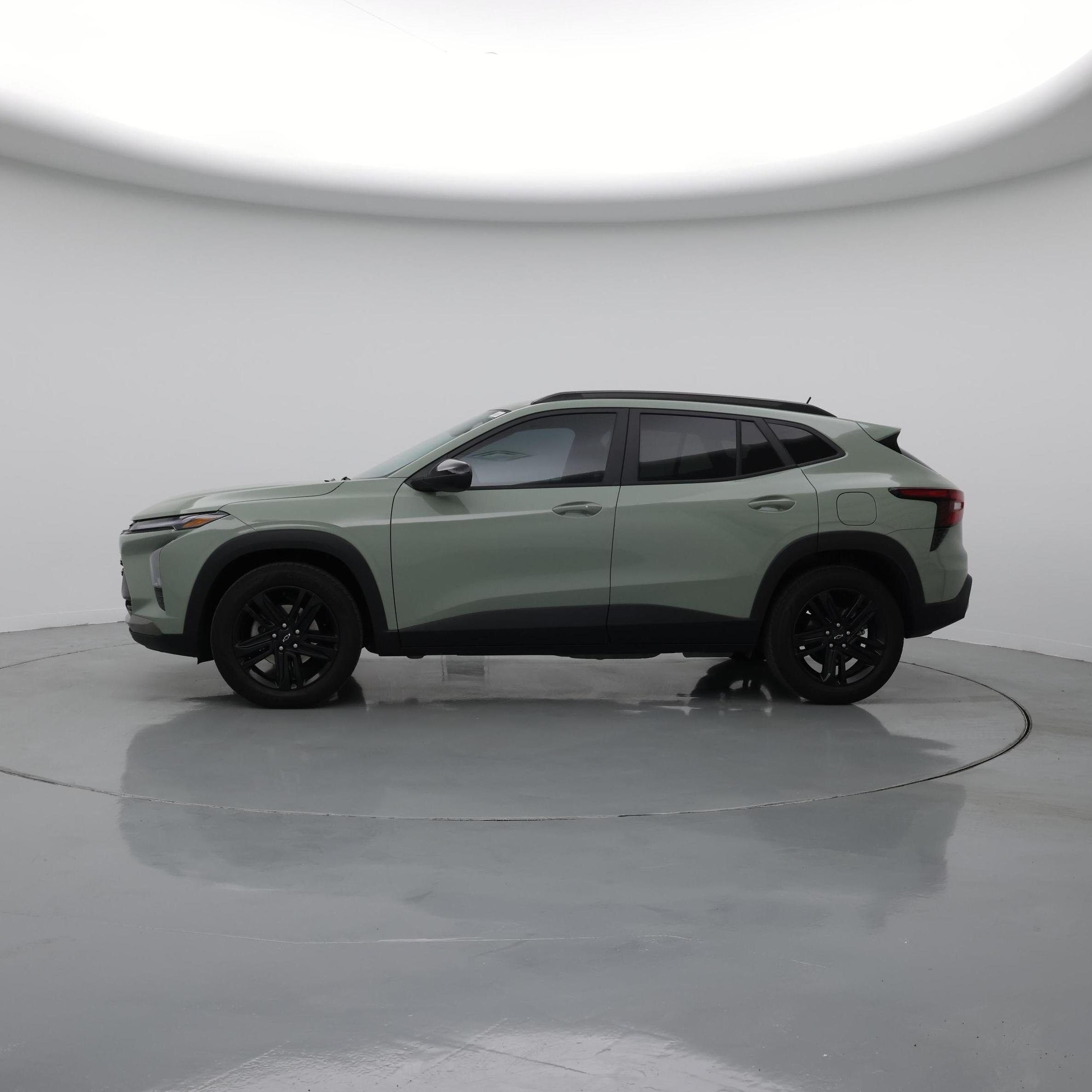 Thumbnail: 2024 Chevrolet Trax - 3