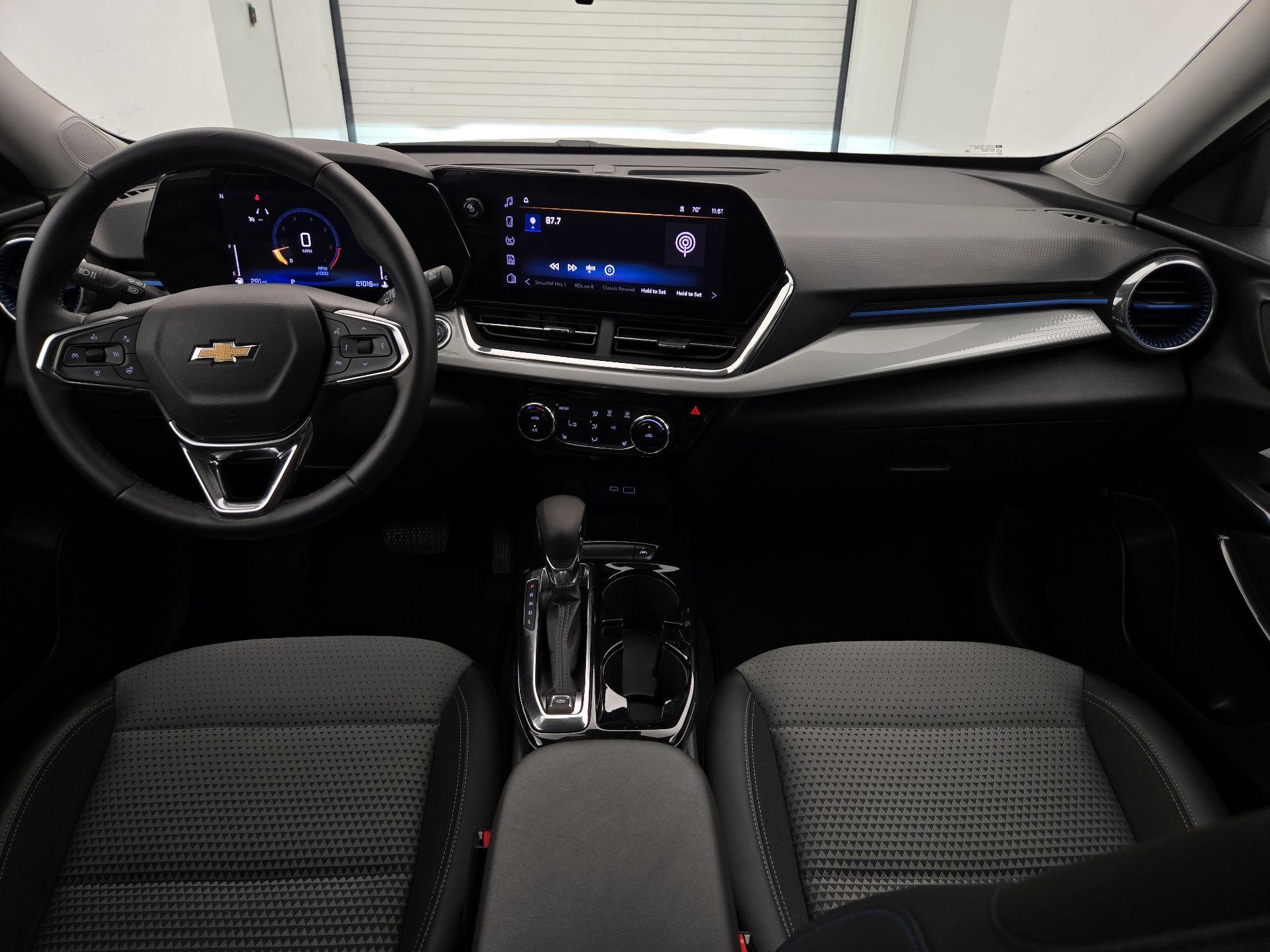 Thumbnail: 2025 Chevrolet Trax - 9
