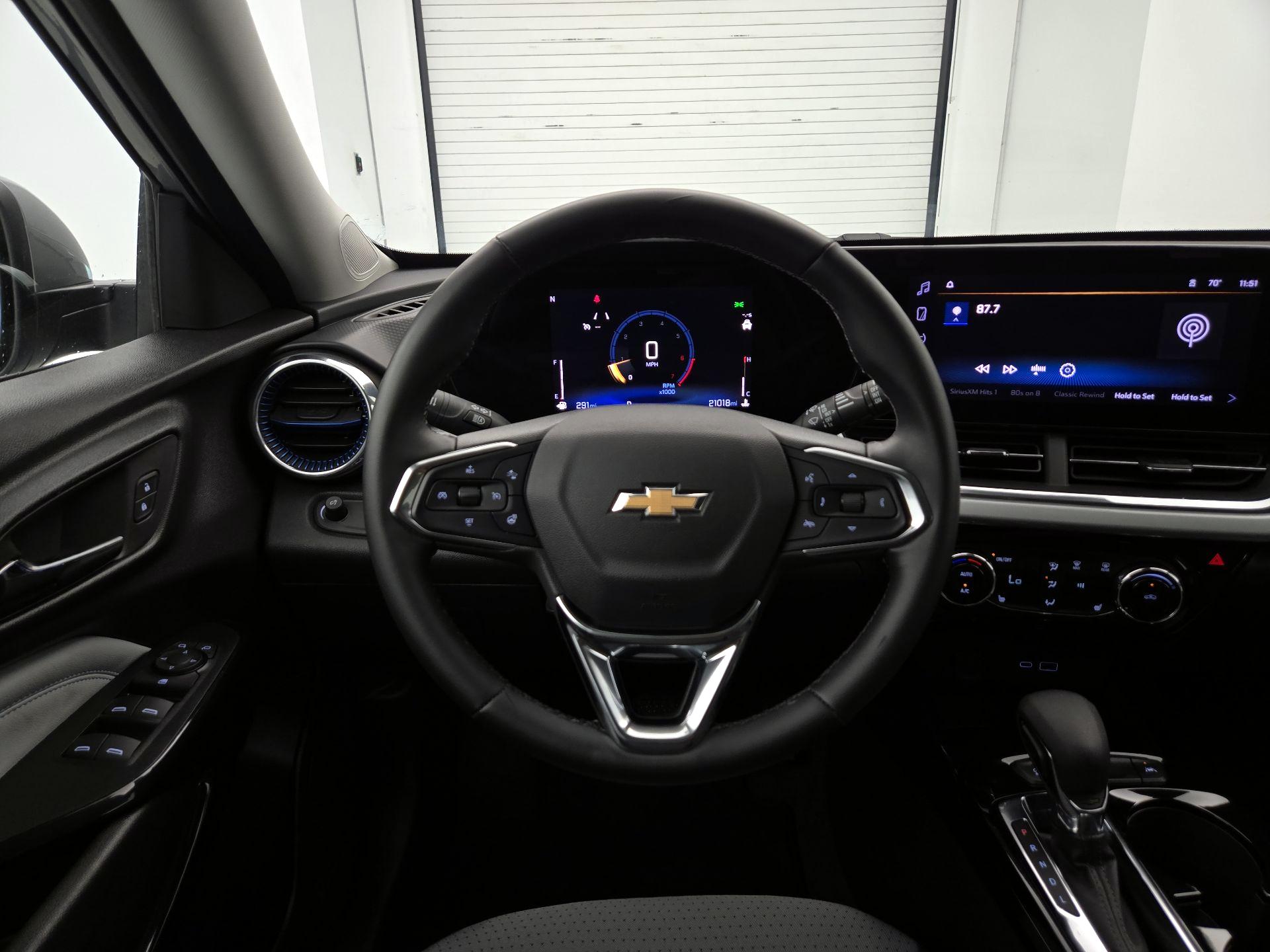 Thumbnail: 2025 Chevrolet Trax - 10