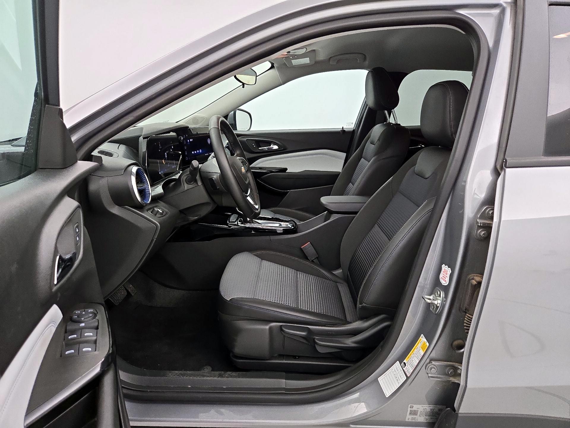 Thumbnail: 2025 Chevrolet Trax - 11