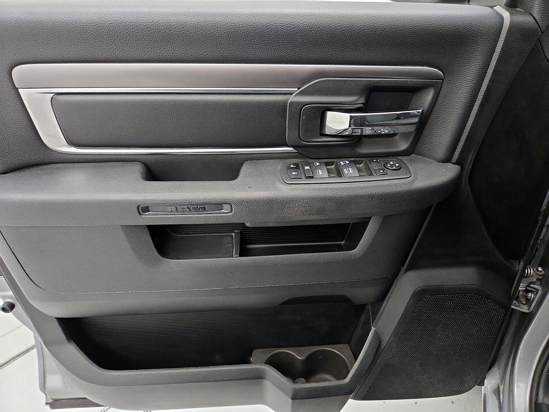 Thumbnail: 2022 RAM 1500 Classic - 11