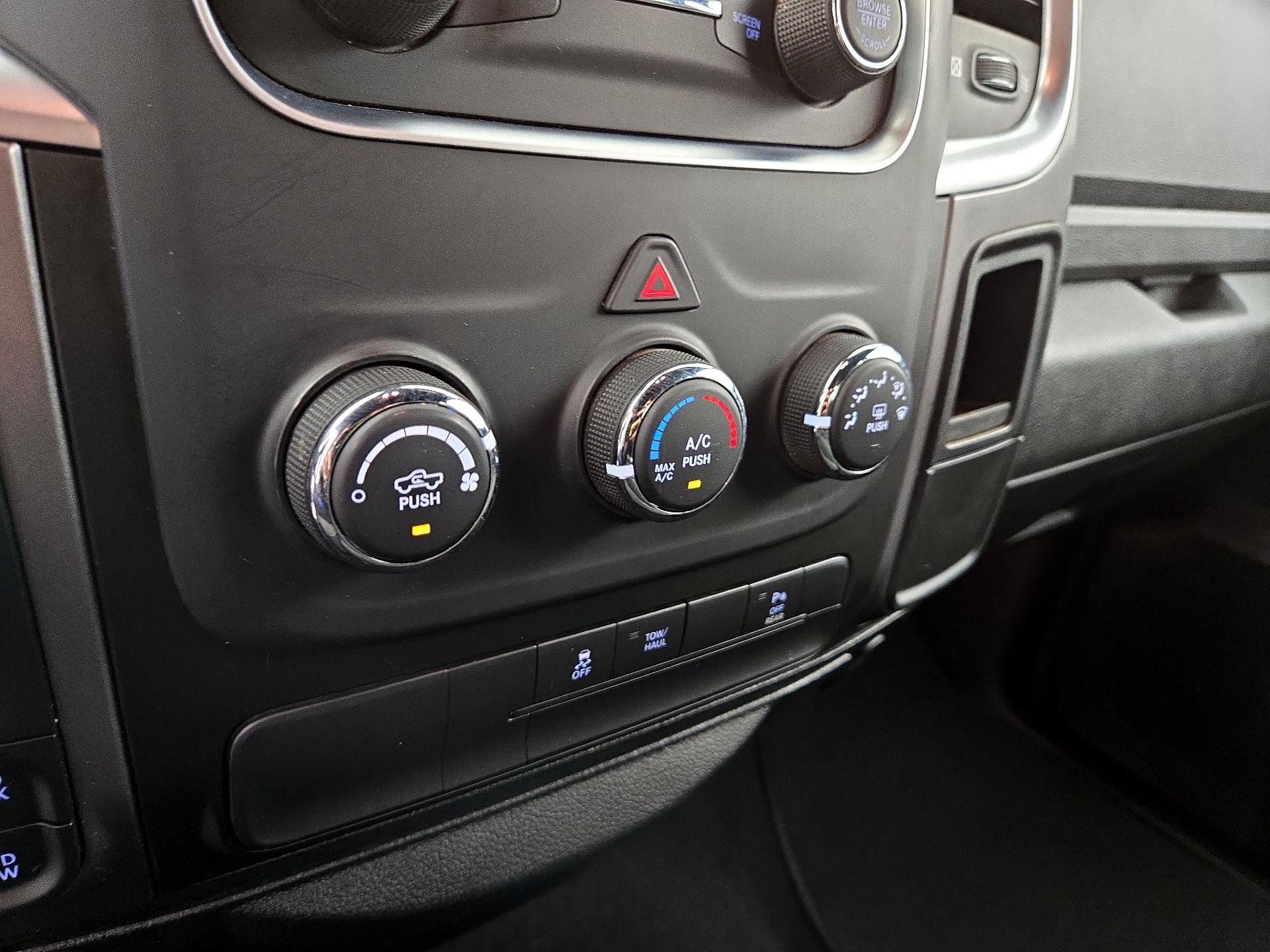 Thumbnail: 2022 RAM 1500 Classic - 16