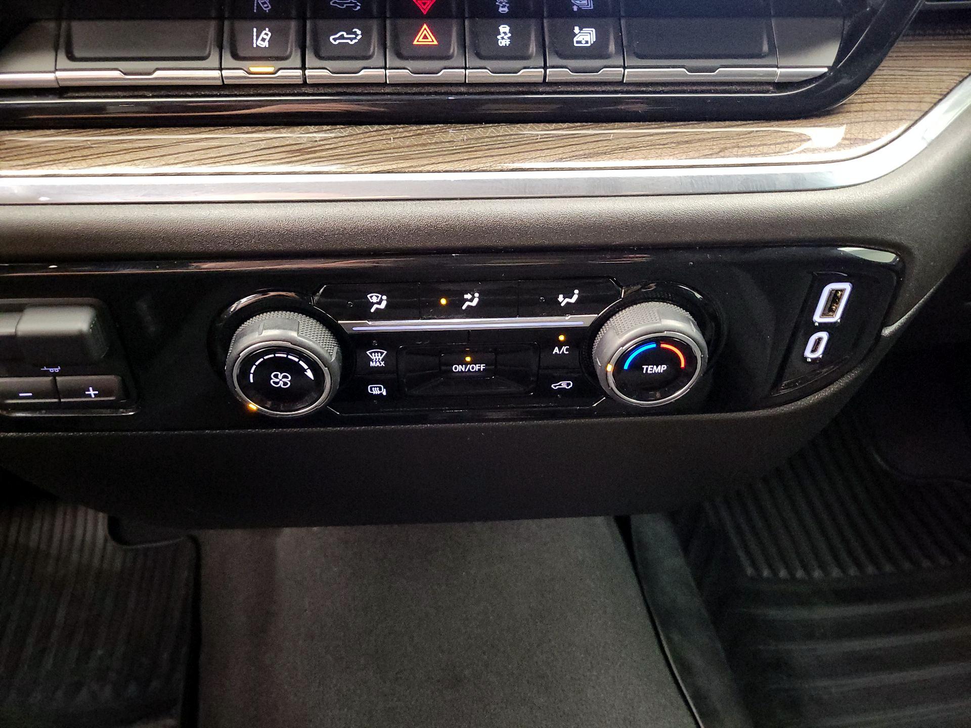 Thumbnail: 2024 Chevrolet Silverado 3500 - 16