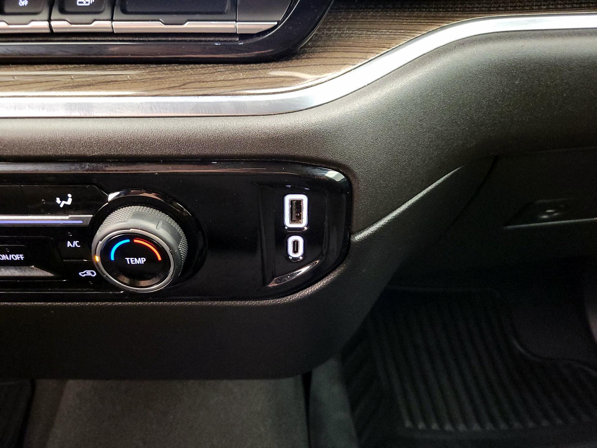 Thumbnail: 2024 Chevrolet Silverado 3500 - 18