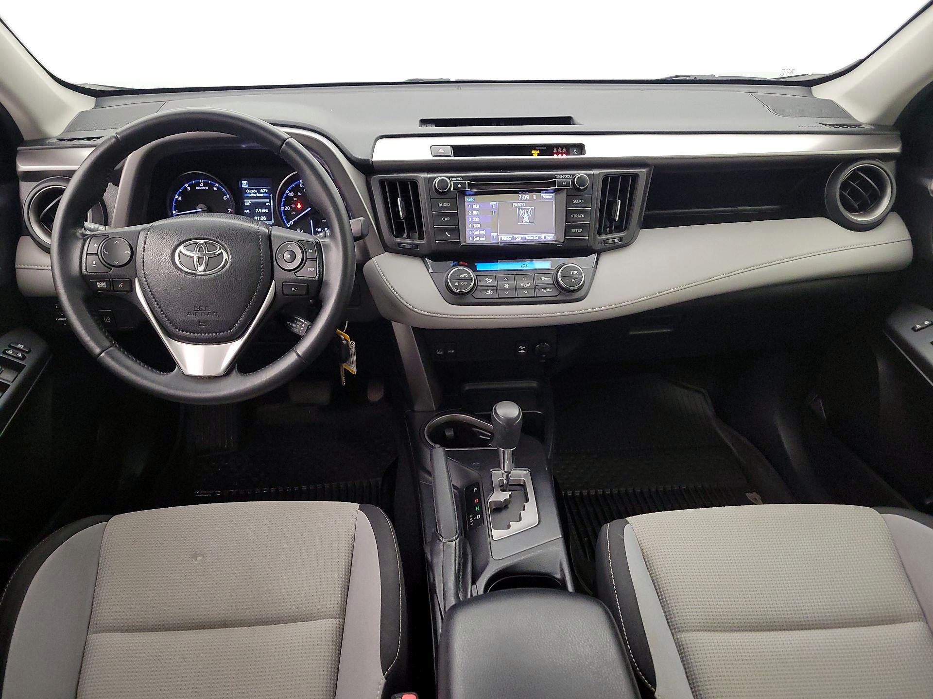 Thumbnail: 2018 Toyota RAV4 - 9