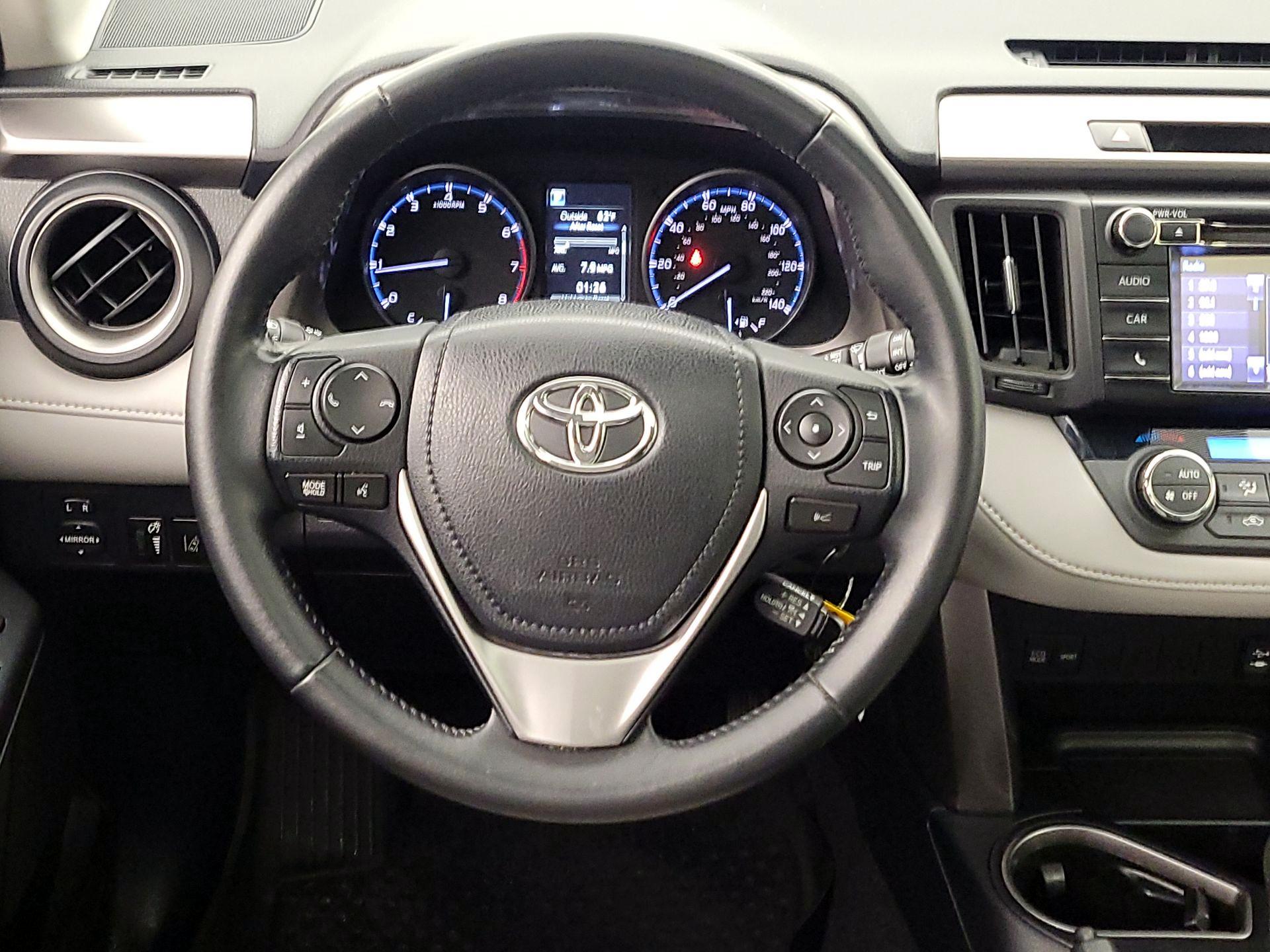 Thumbnail: 2018 Toyota RAV4 - 10