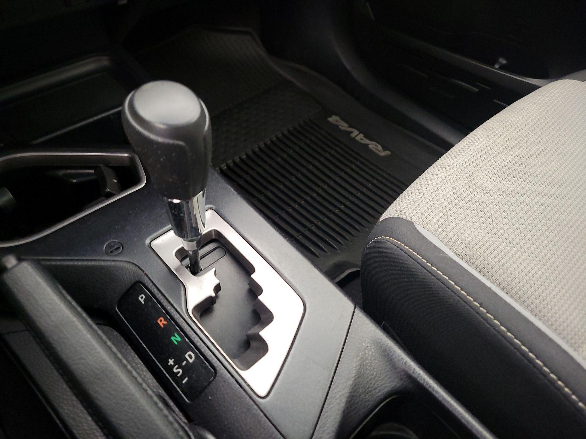 Thumbnail: 2018 Toyota RAV4 - 17