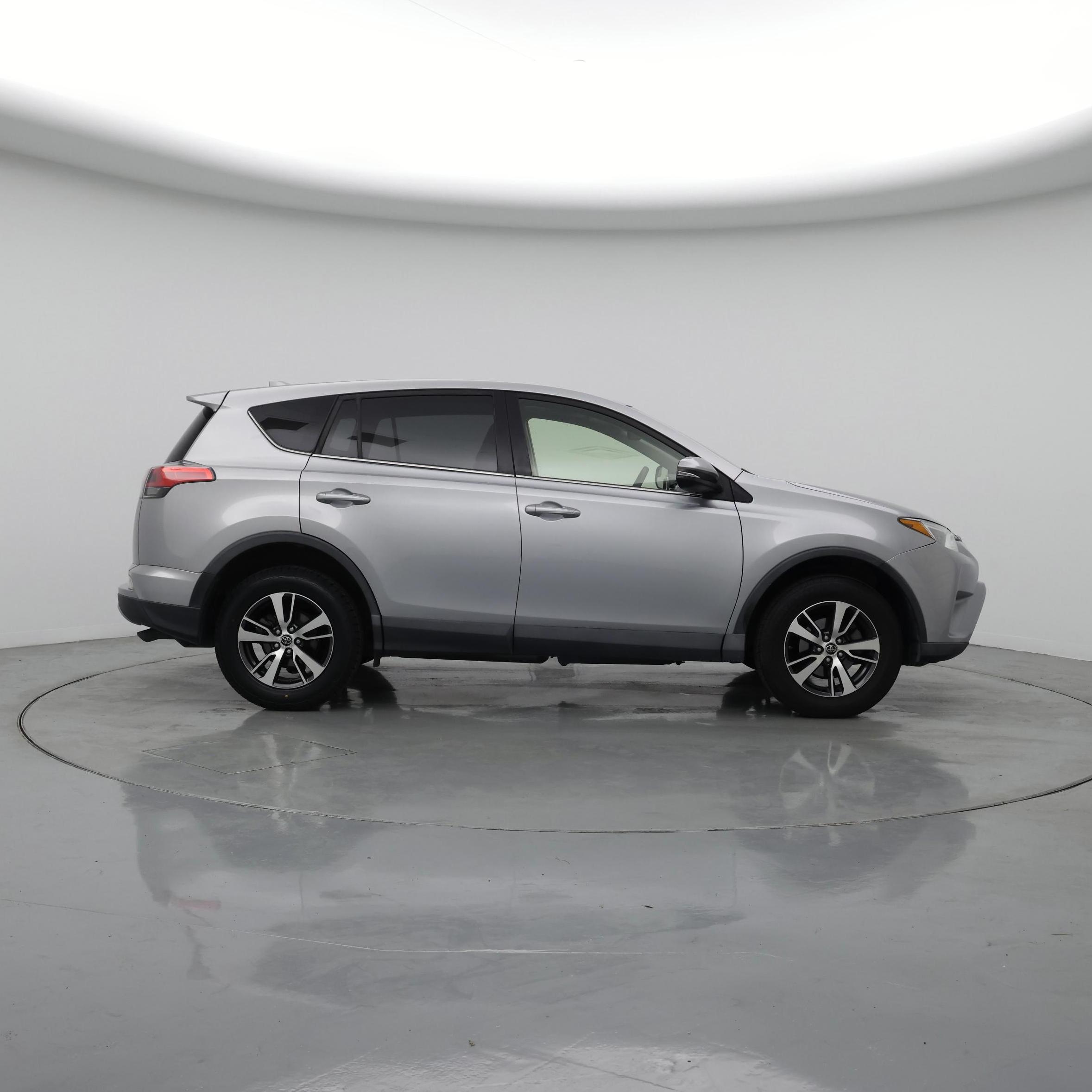 Thumbnail: 2018 Toyota RAV4 - 7