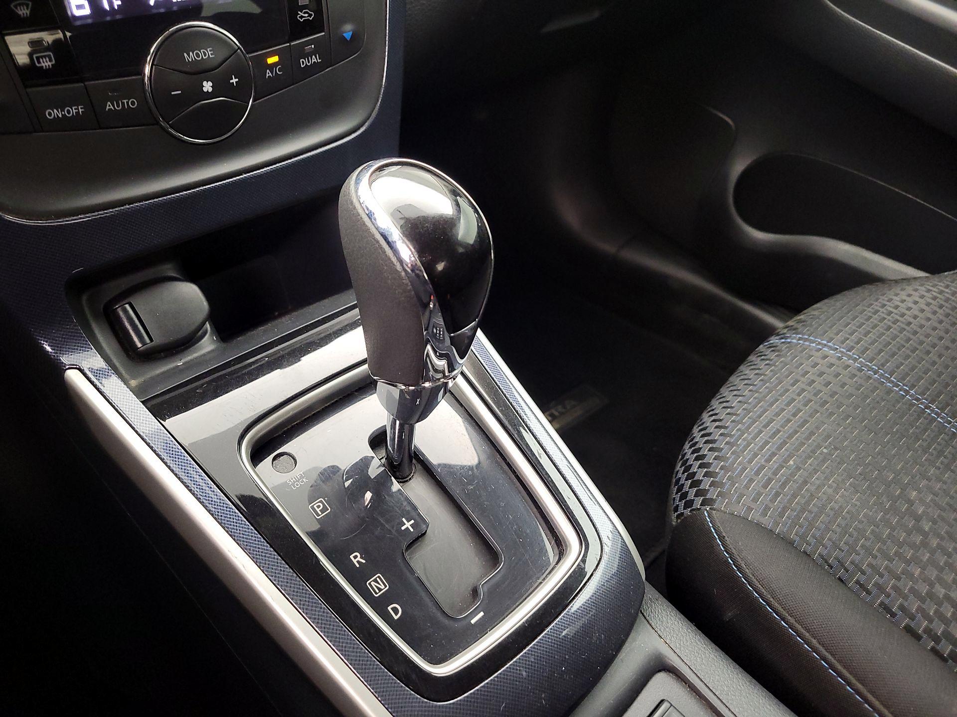 Thumbnail: 2018 Nissan Sentra - 17