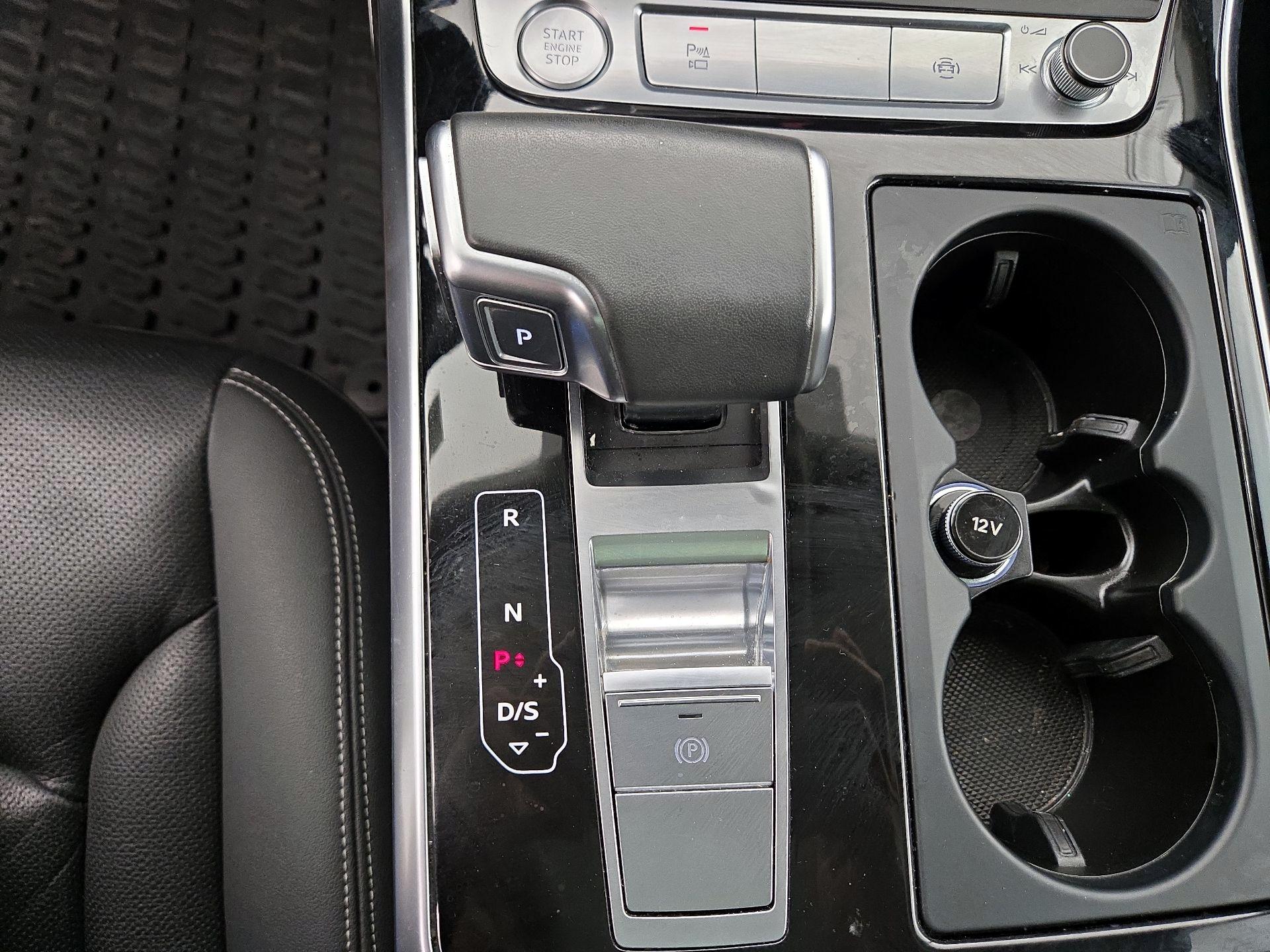 Thumbnail: 2020 Audi Q8 - 18