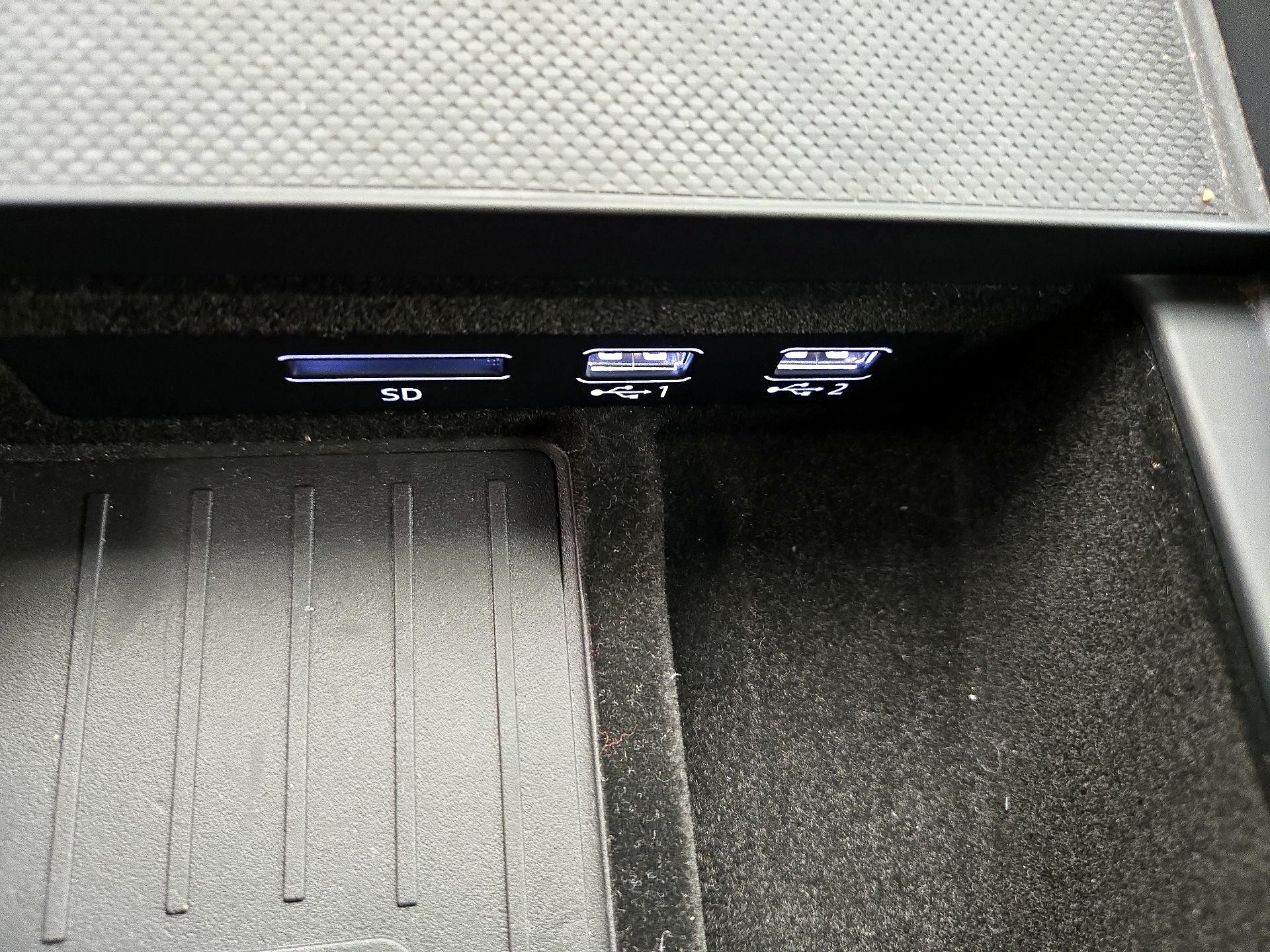 Thumbnail: 2020 Audi Q8 - 19