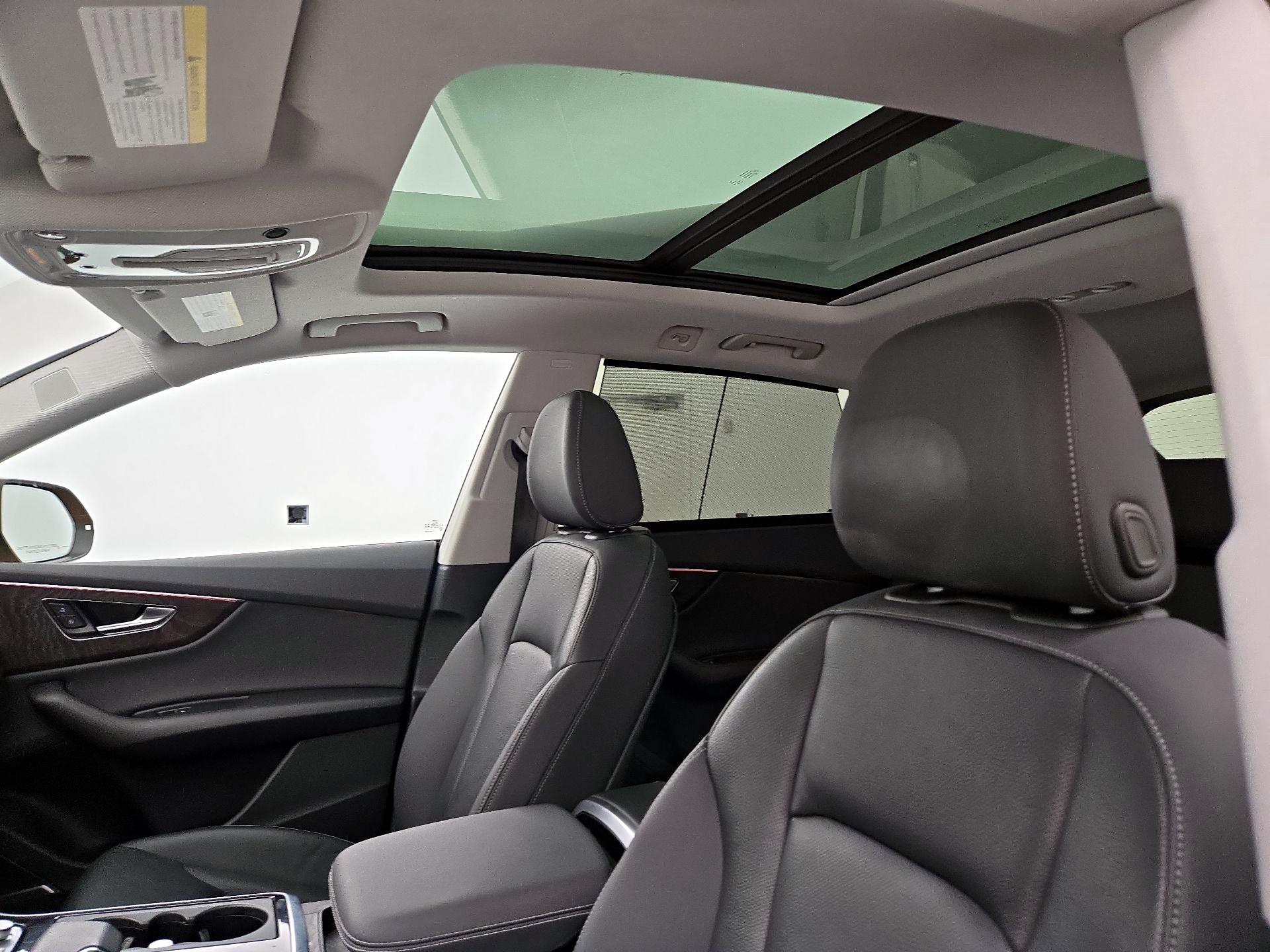 Thumbnail: 2020 Audi Q8 - 20