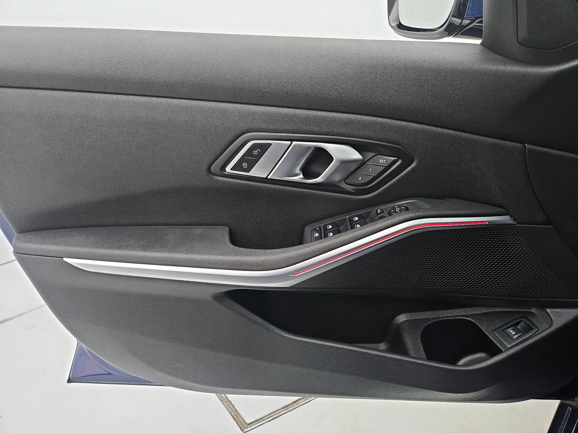 Thumbnail: 2021 BMW 3 Series - 12