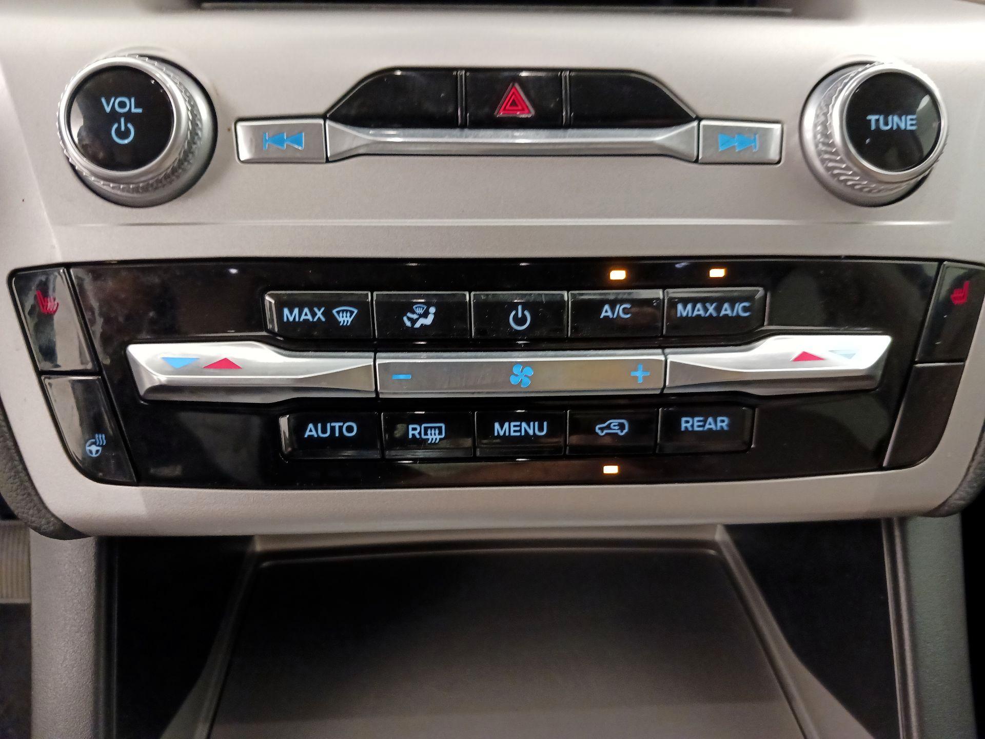 Thumbnail: 2022 Ford Explorer - 17