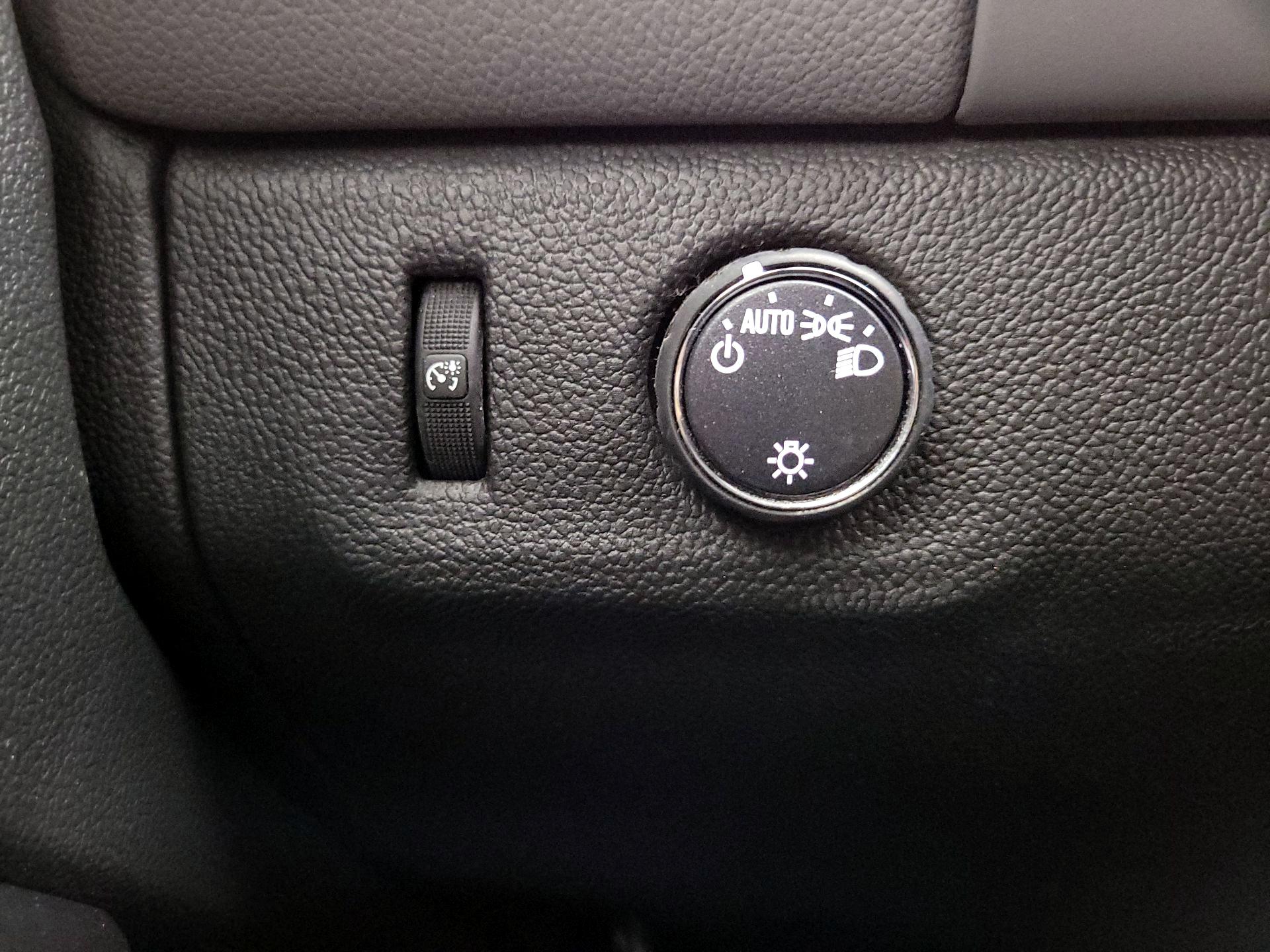 Thumbnail: 2021 Chevrolet Colorado - 13