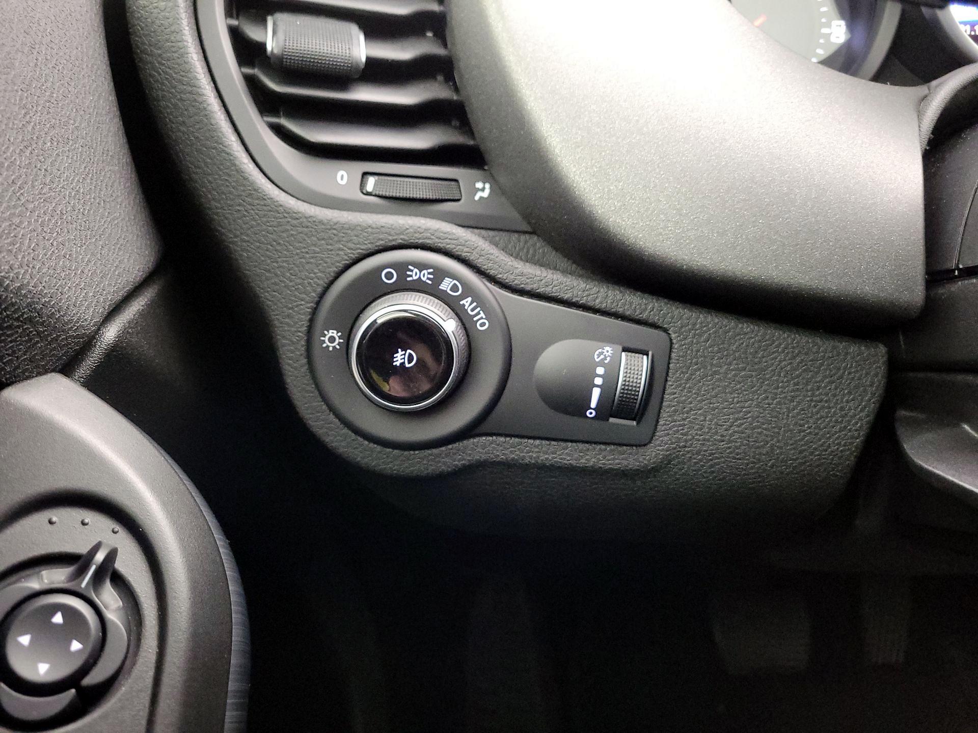 Thumbnail: 2016 Fiat 500X - 13