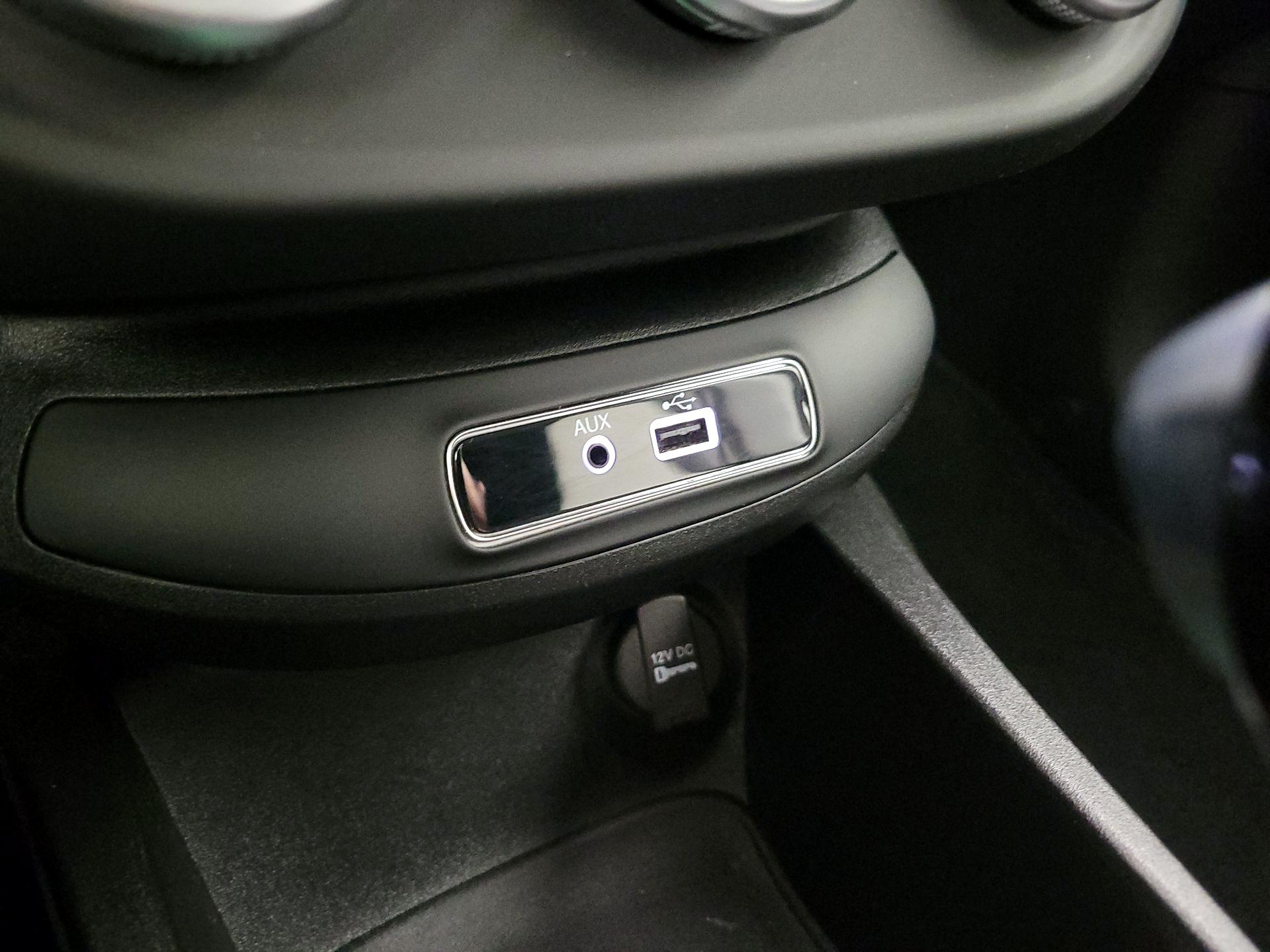 Thumbnail: 2016 Fiat 500X - 19