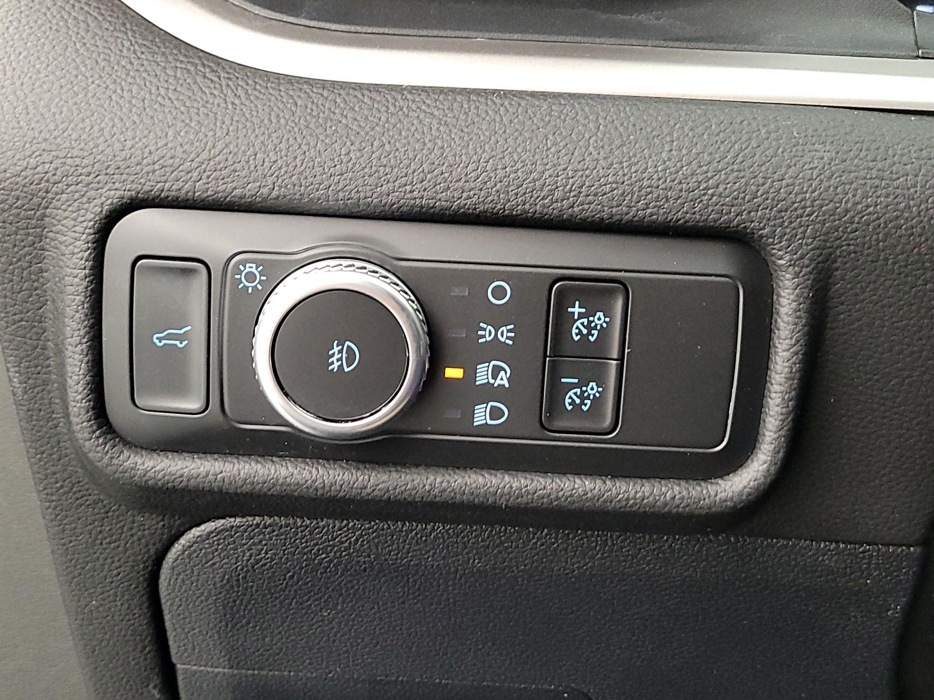 Thumbnail: 2022 Ford Explorer - 13