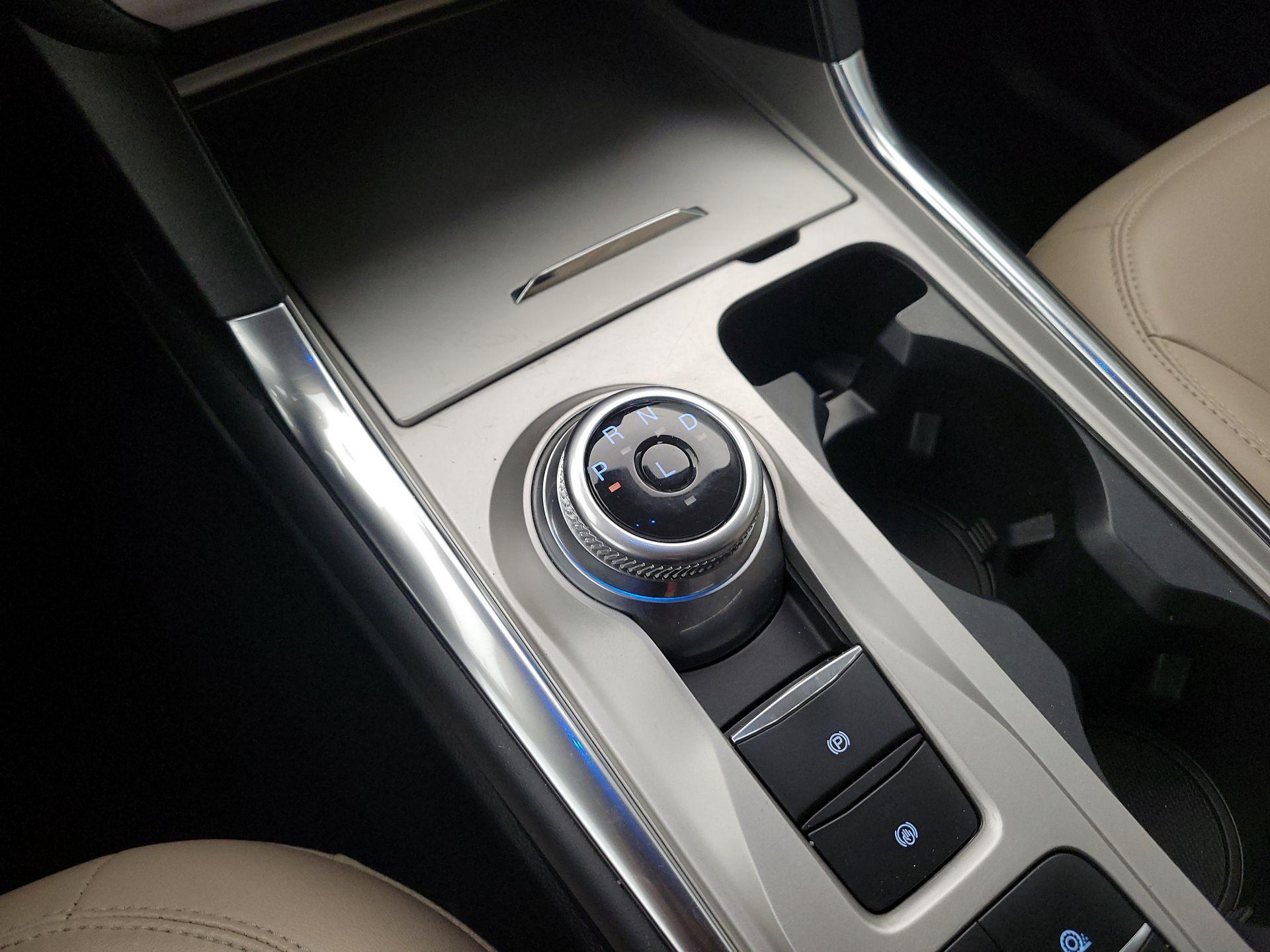 Thumbnail: 2022 Ford Explorer - 17