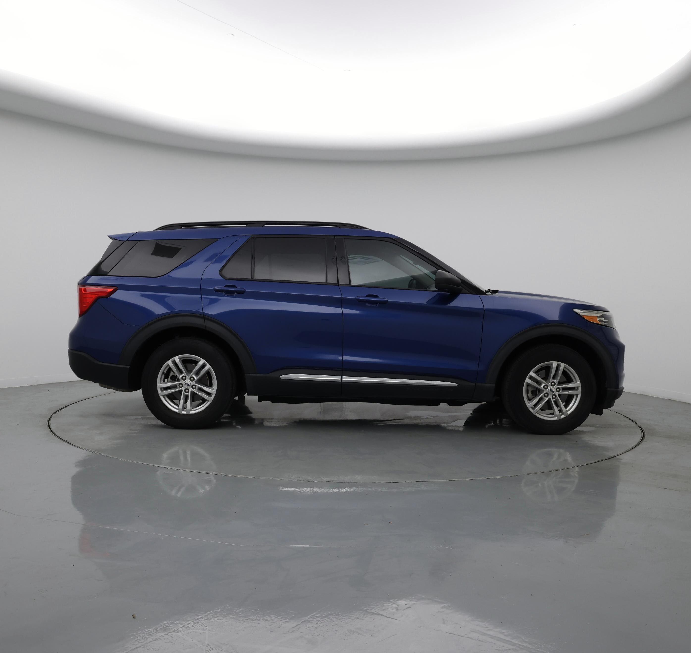 Thumbnail: 2022 Ford Explorer - 7