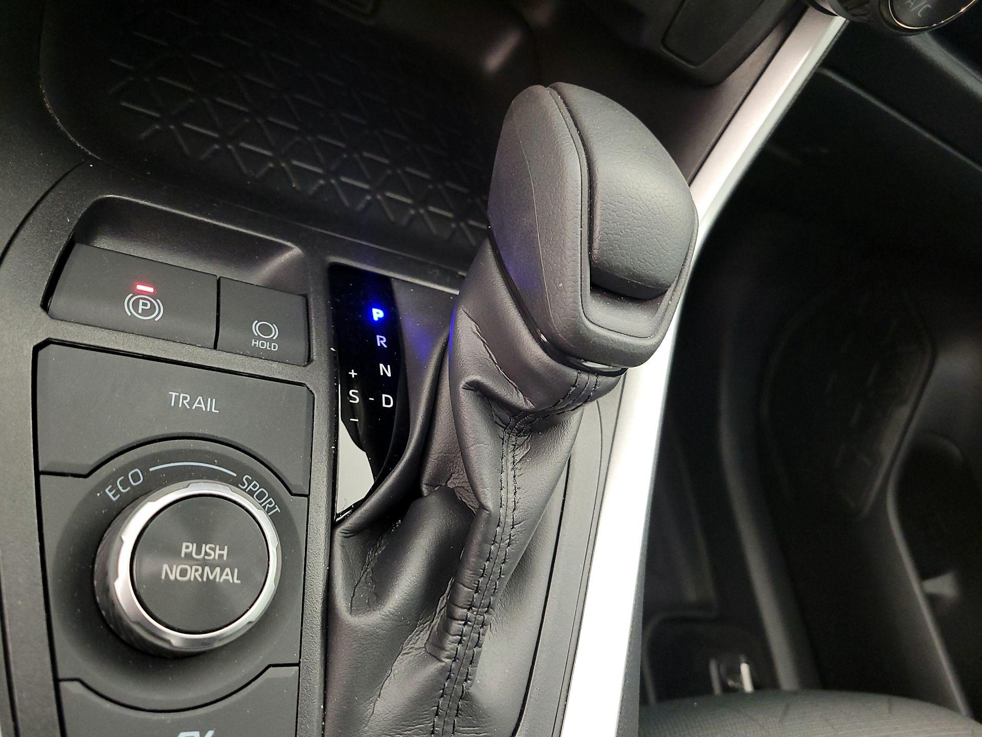 Thumbnail: 2025 Toyota RAV4 - 17