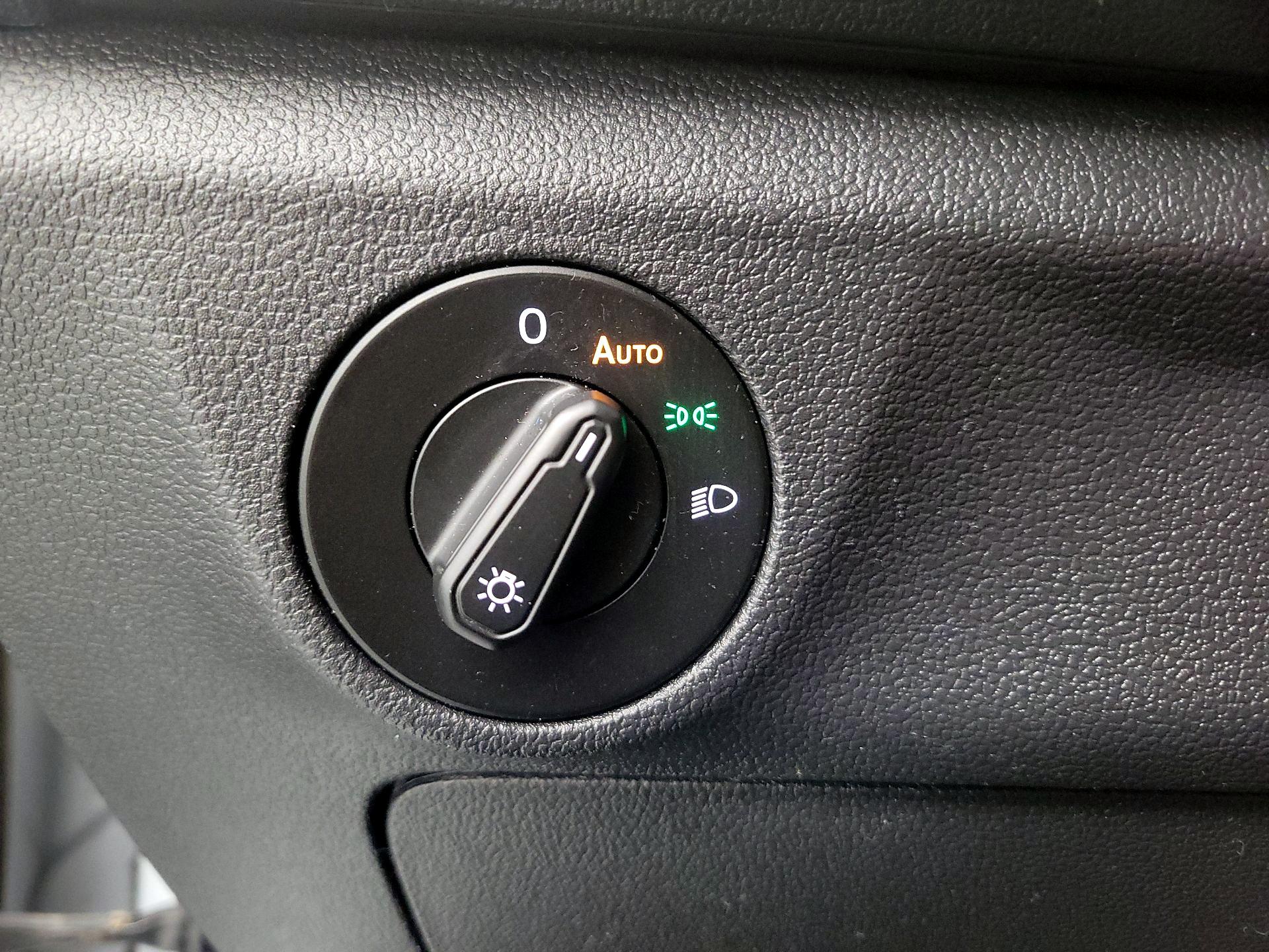 Thumbnail: 2019 Volkswagen Jetta - 13