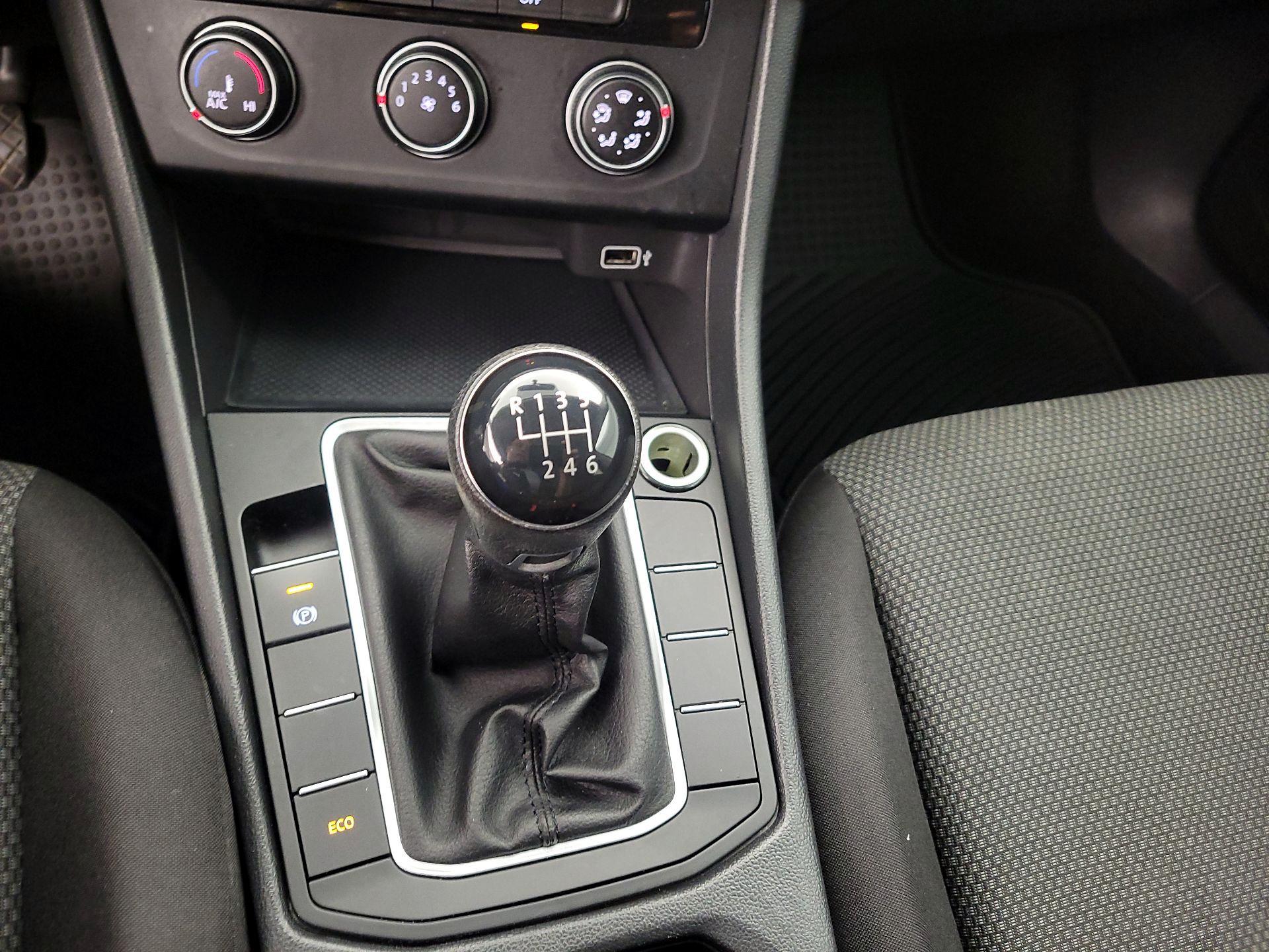 Thumbnail: 2019 Volkswagen Jetta - 17