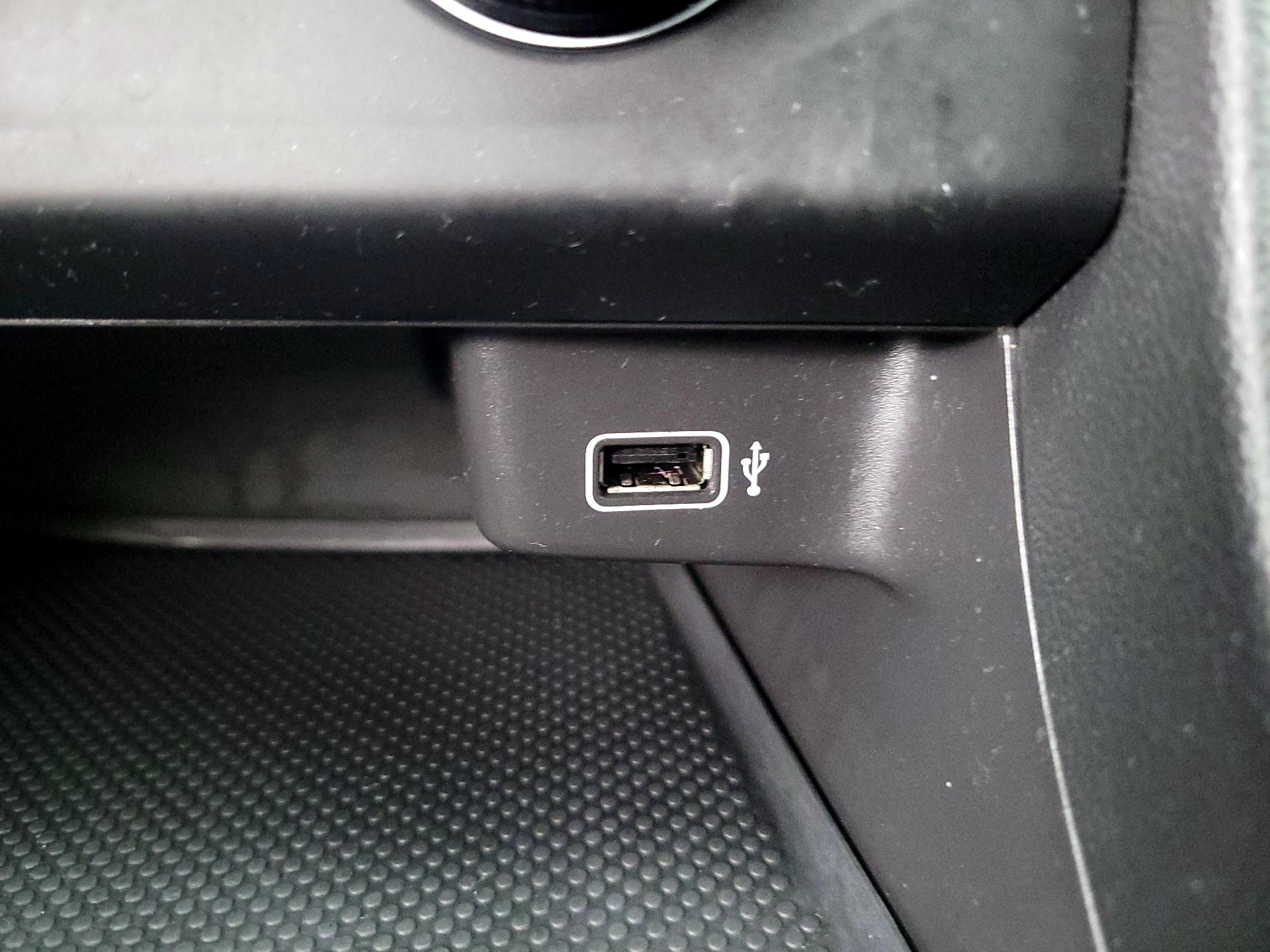 Thumbnail: 2019 Volkswagen Jetta - 18