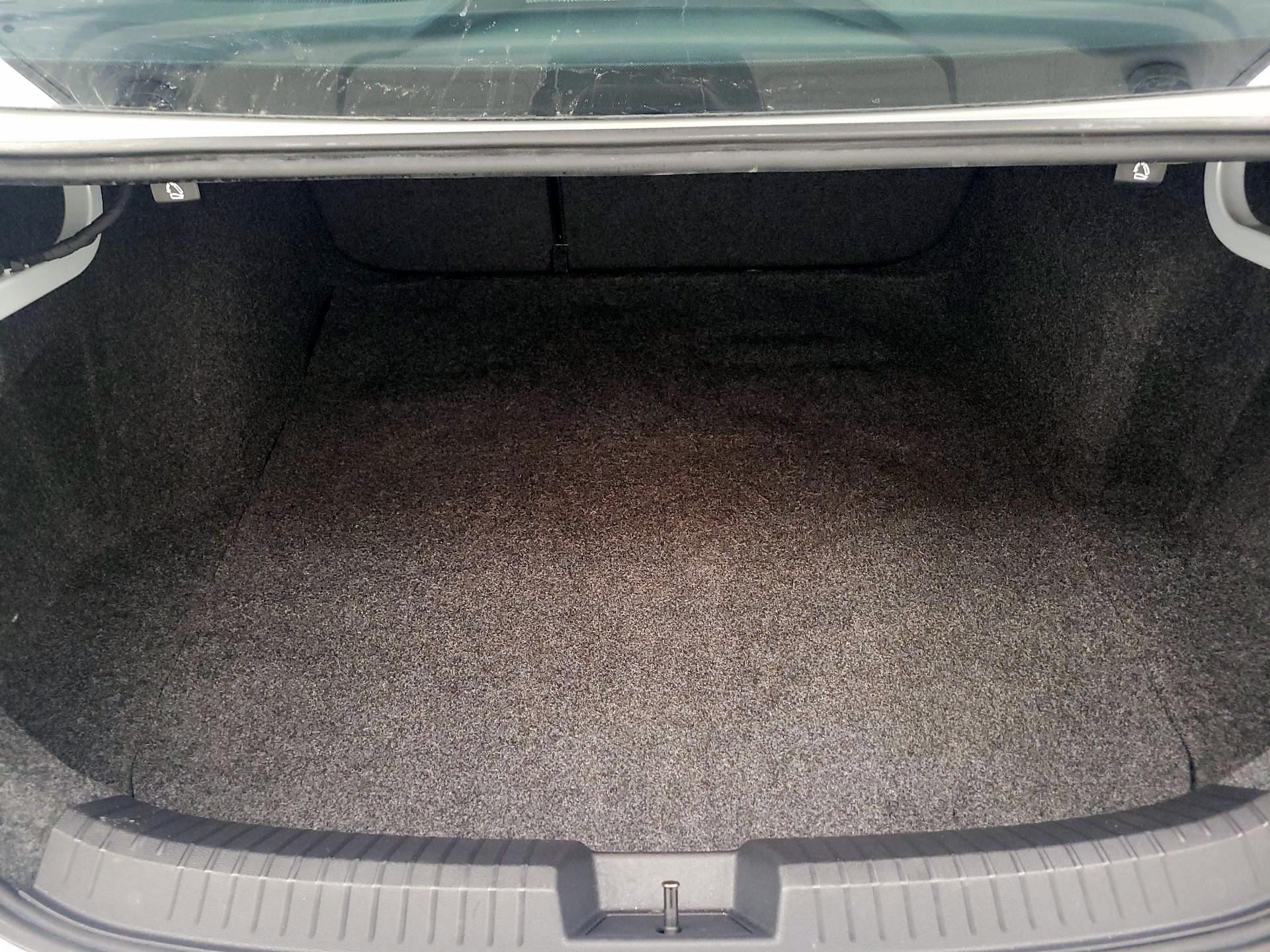 Thumbnail: 2019 Volkswagen Jetta - 20