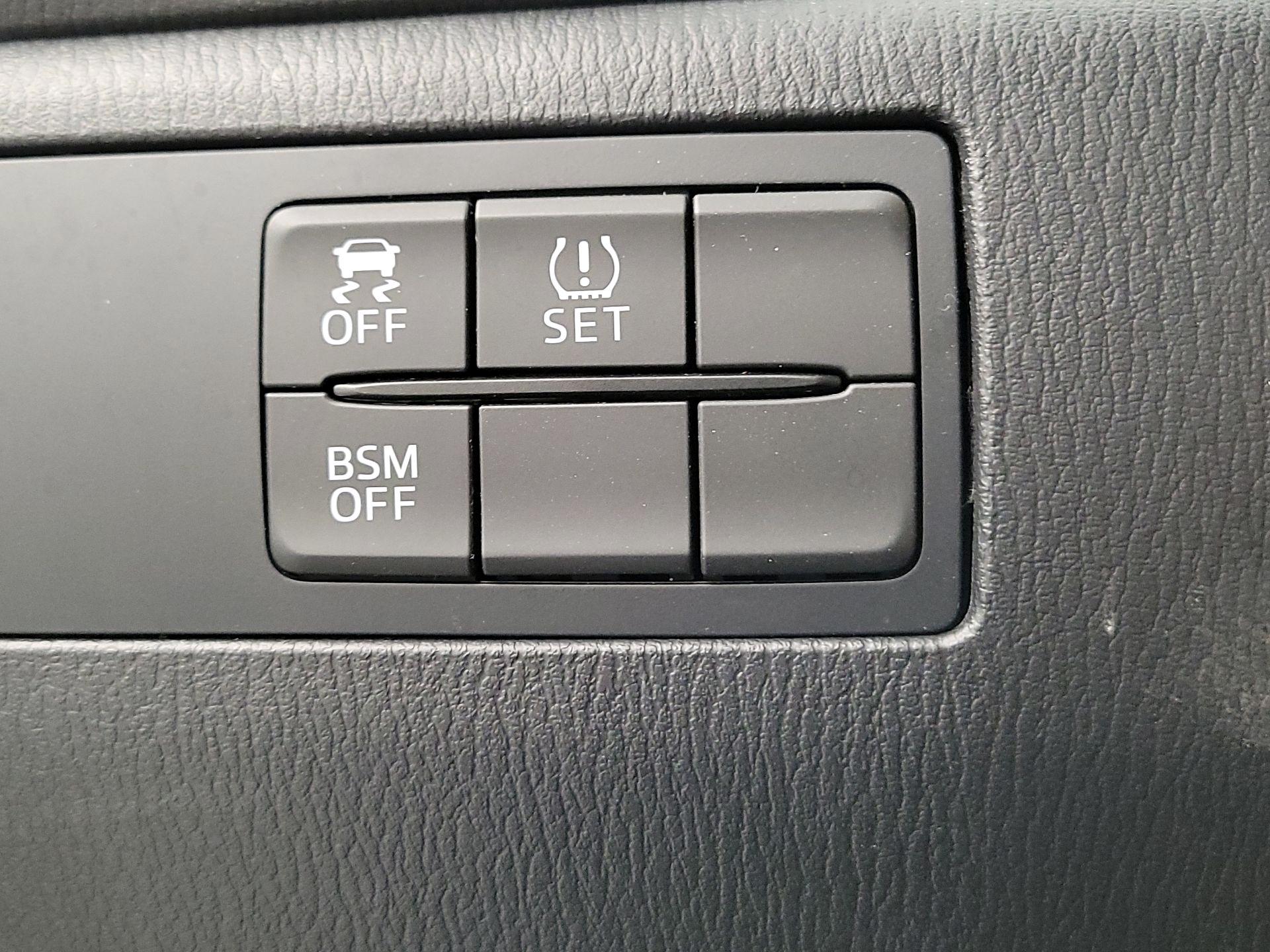 Thumbnail: 2016 Mazda Mazda3 - 13