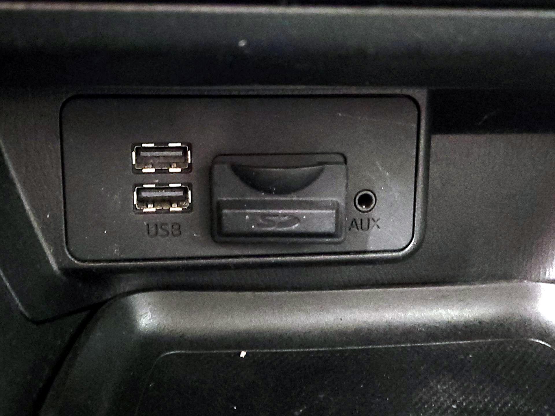 Thumbnail: 2016 Mazda Mazda3 - 18