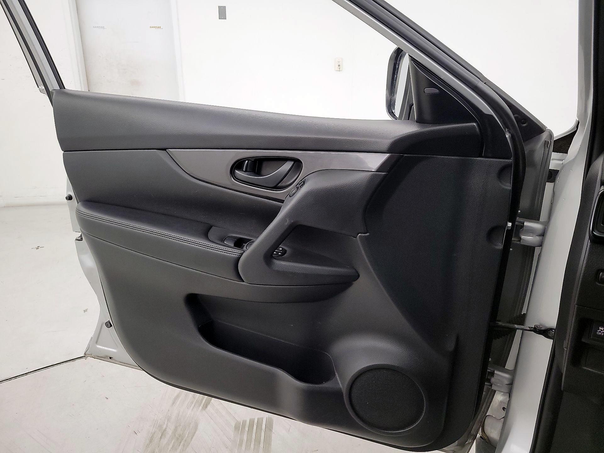 Thumbnail: 2020 Nissan Rogue - 12