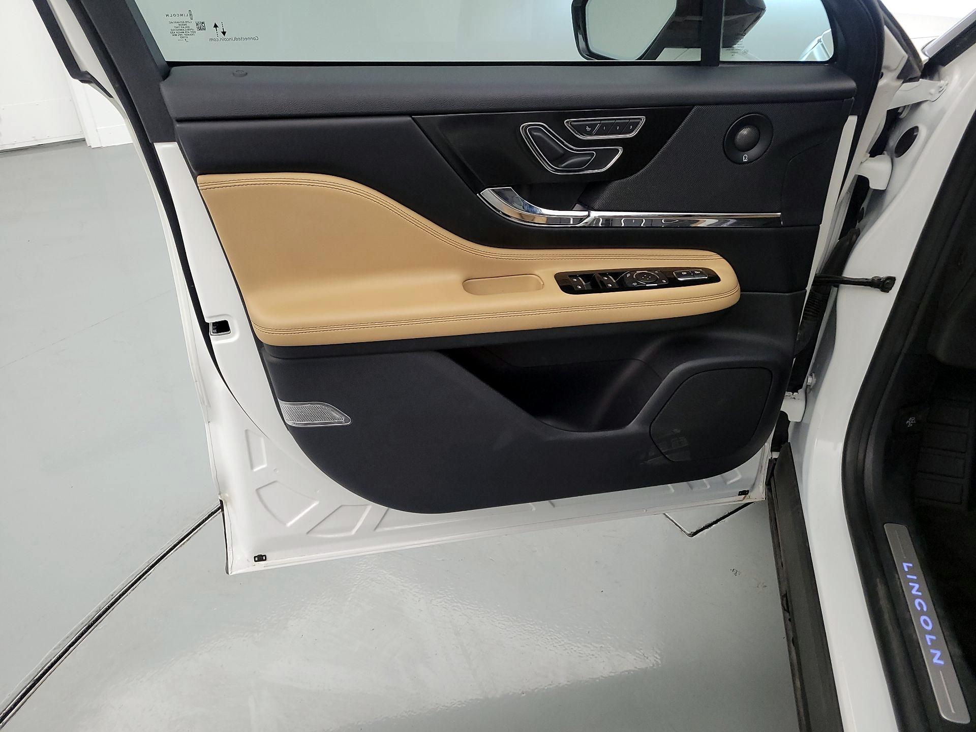 Thumbnail: 2020 Lincoln Corsair - 12