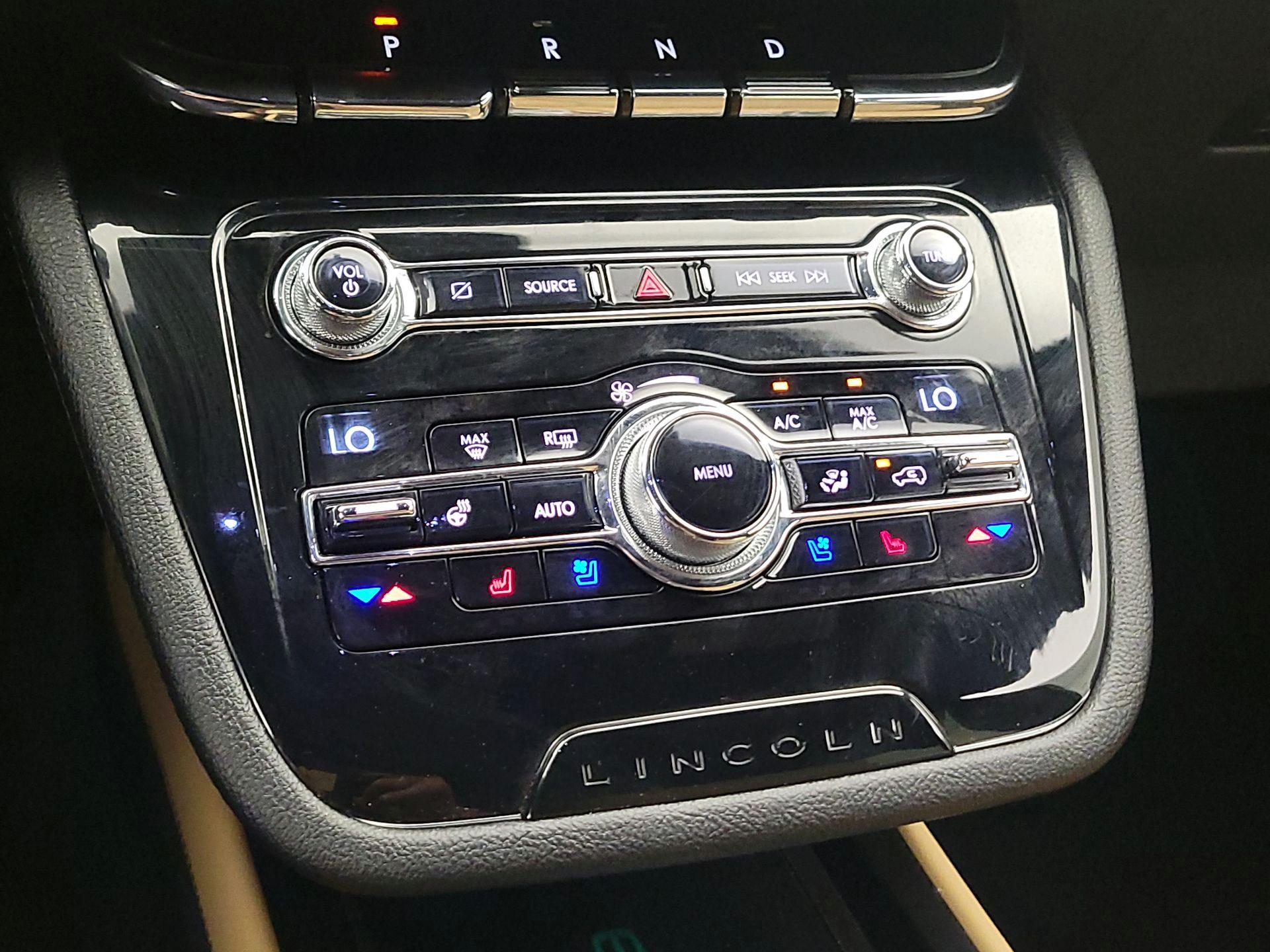 Thumbnail: 2020 Lincoln Corsair - 17